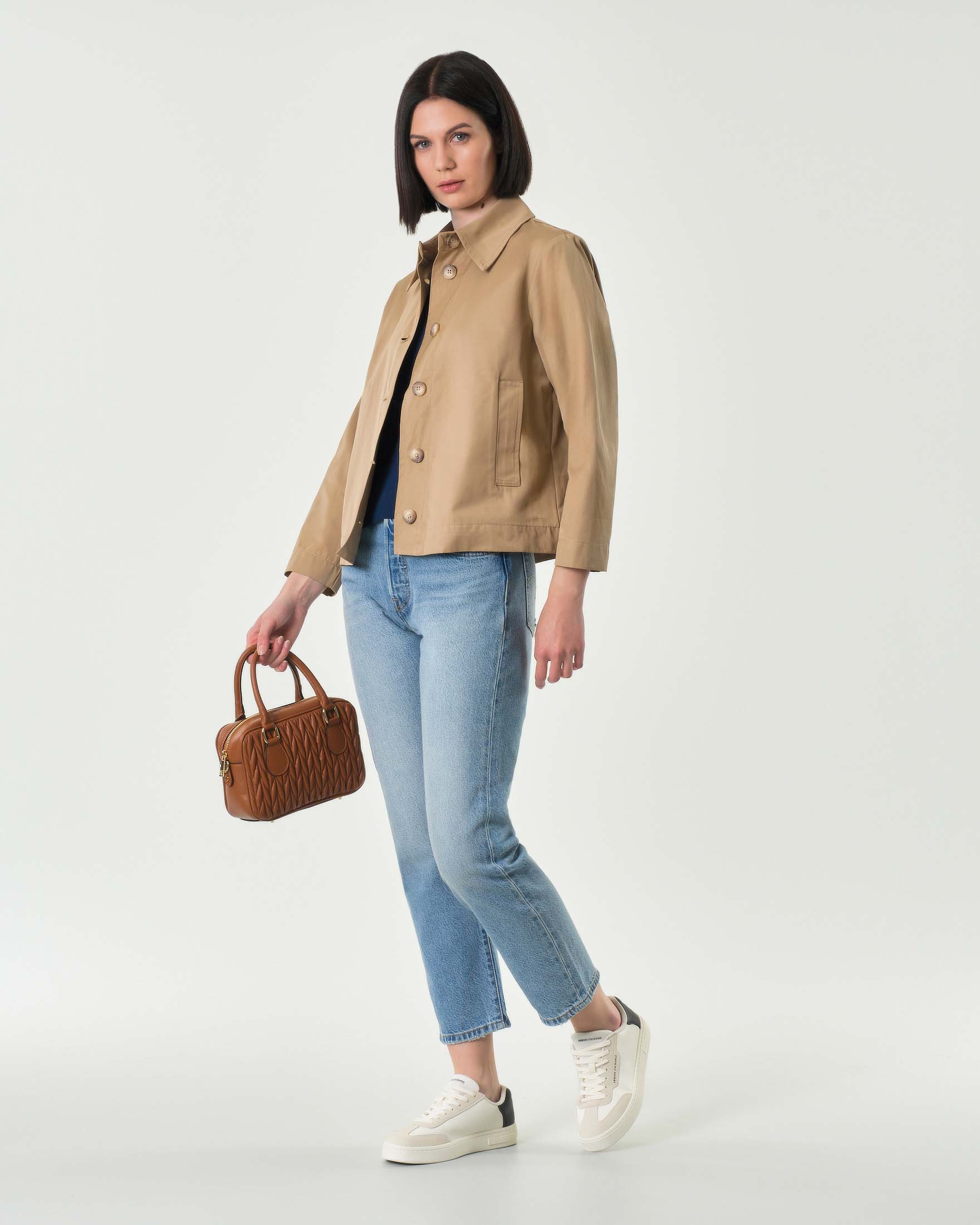 Giacchina beige in misto cotone antigoccia con colletto a camicia image