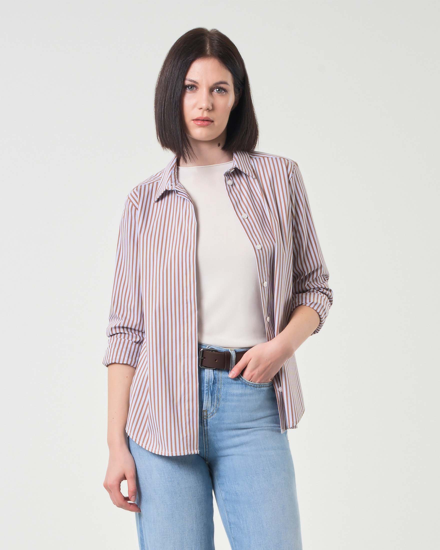 Camicia azzurra in cotone stretch a righe marroni