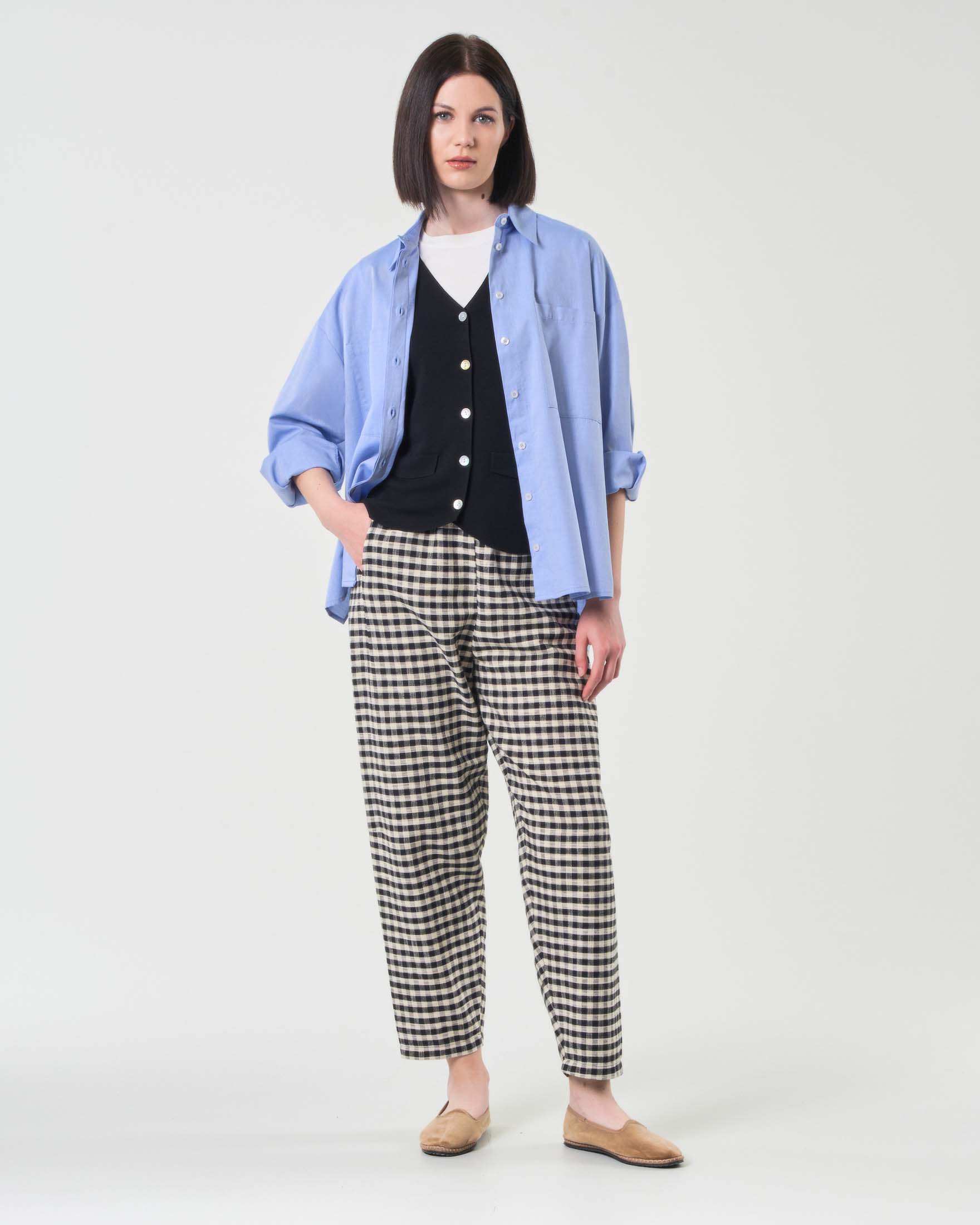 Camicia over azzurra in cotone Oxford con spacchi laterali image