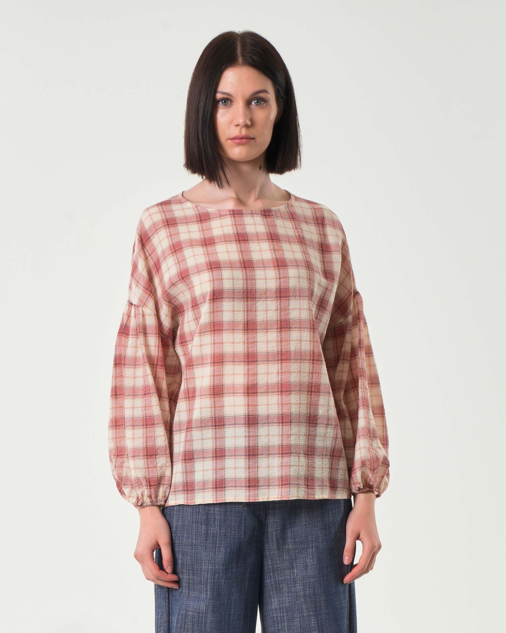 Blusa avorio e rosa a fantasia tartan in cotone stretch con maniche a sbuffo image