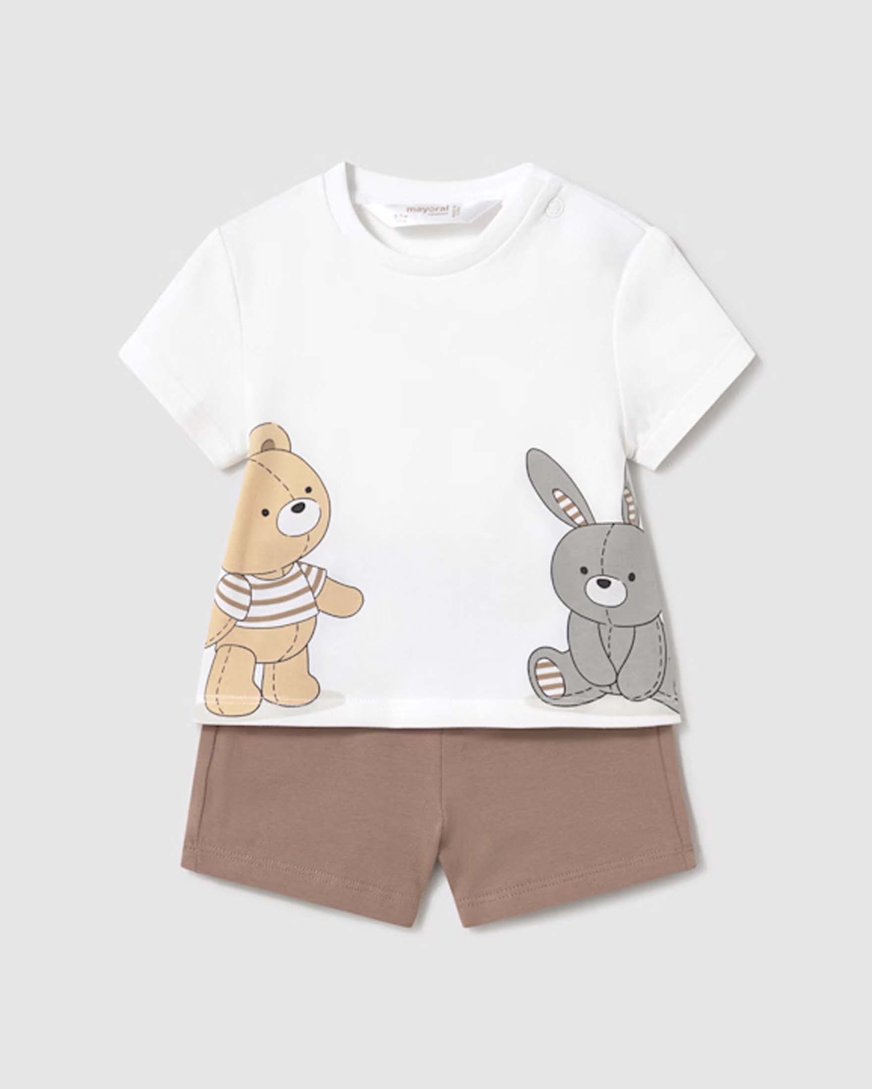 Completo t-shirt bianca con animaletti e short marrone