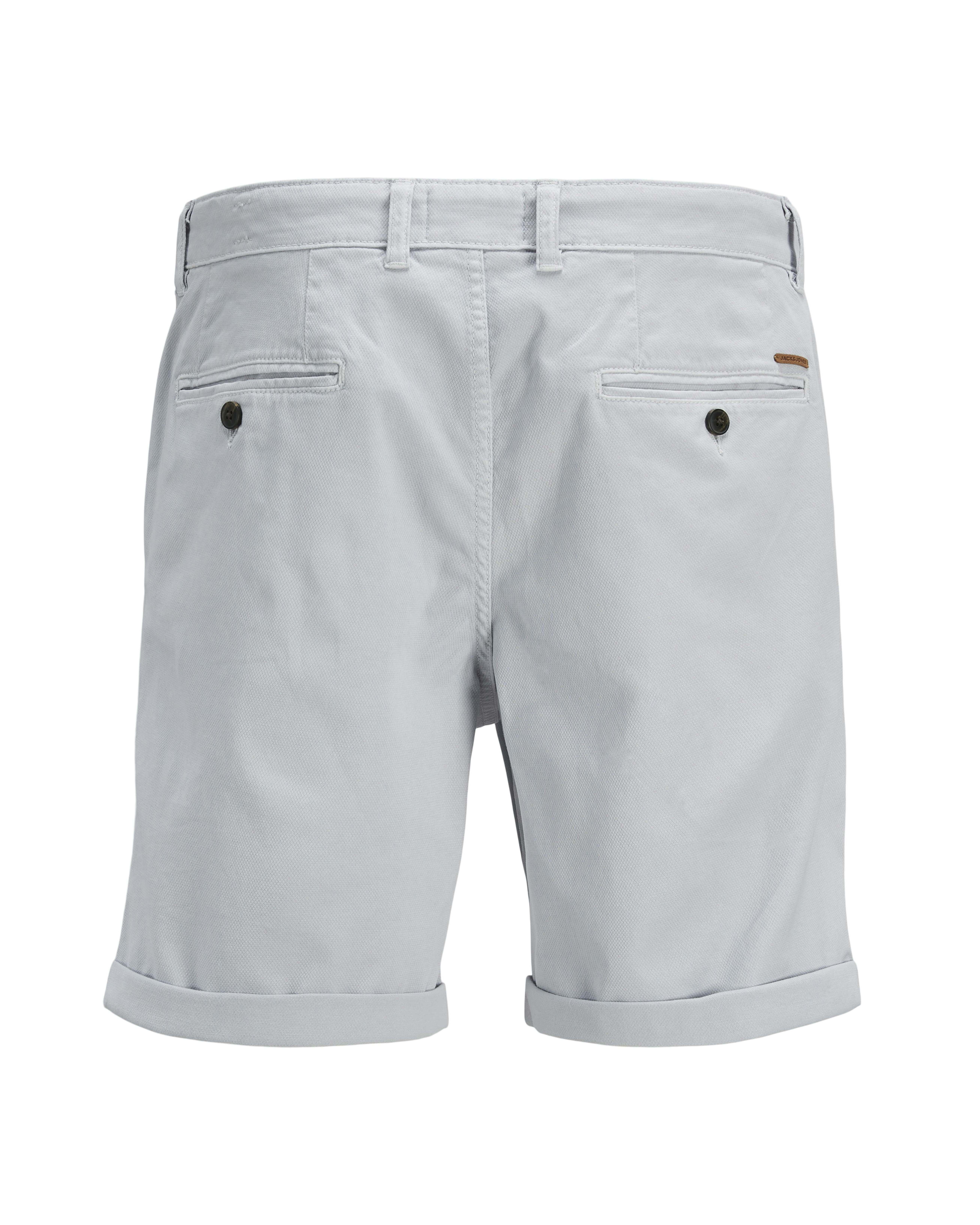 Bermuda chino color ghiaccio in tessuto armaturato di cotone stretch con risvolti al fondo