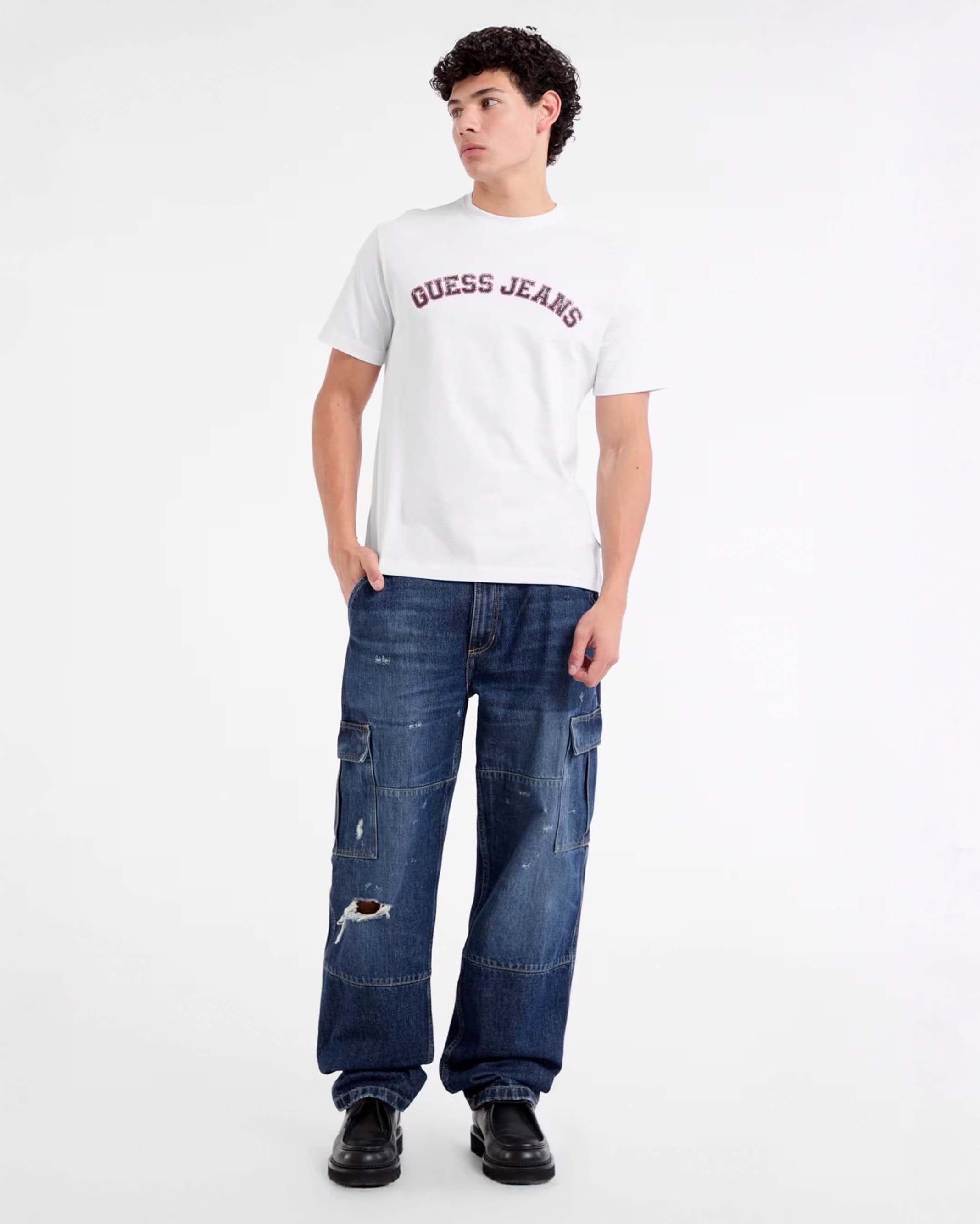 T-shirt bianca mezza manica con scritta logo davanti