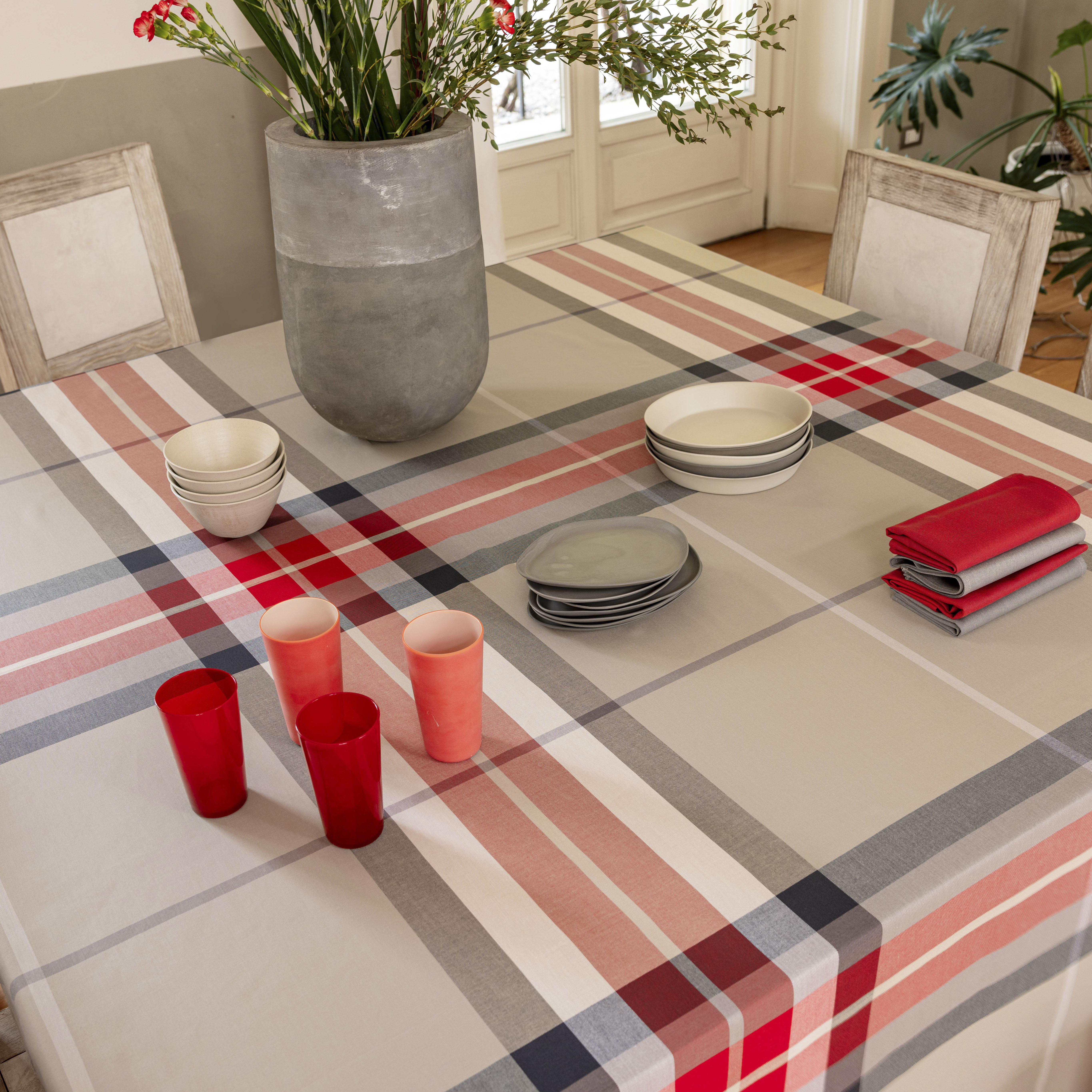 Tovaglia rettangolare per 12 persone in cotone a fantasia tartan beige rossa e grigia image