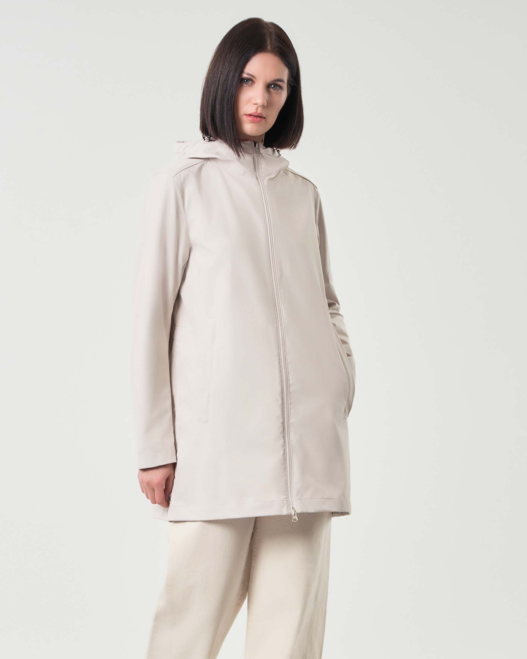 Giubbino Colmar Originals color gesso in leggero softshell impermeabile con cappuccio e mantella sulla schiena