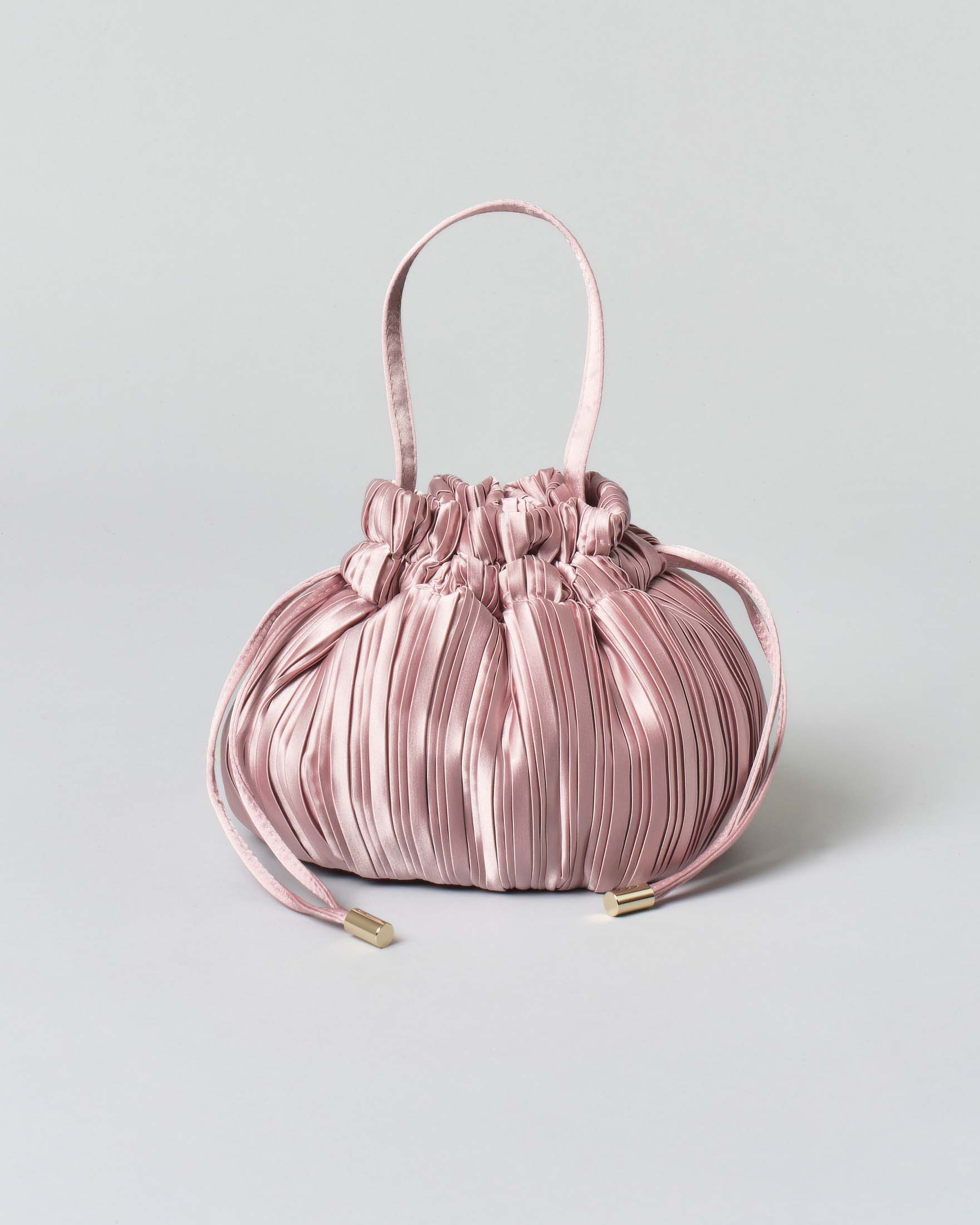 Borsa a secchiello rosa Anna Cecere in raso plissè con chiusura a