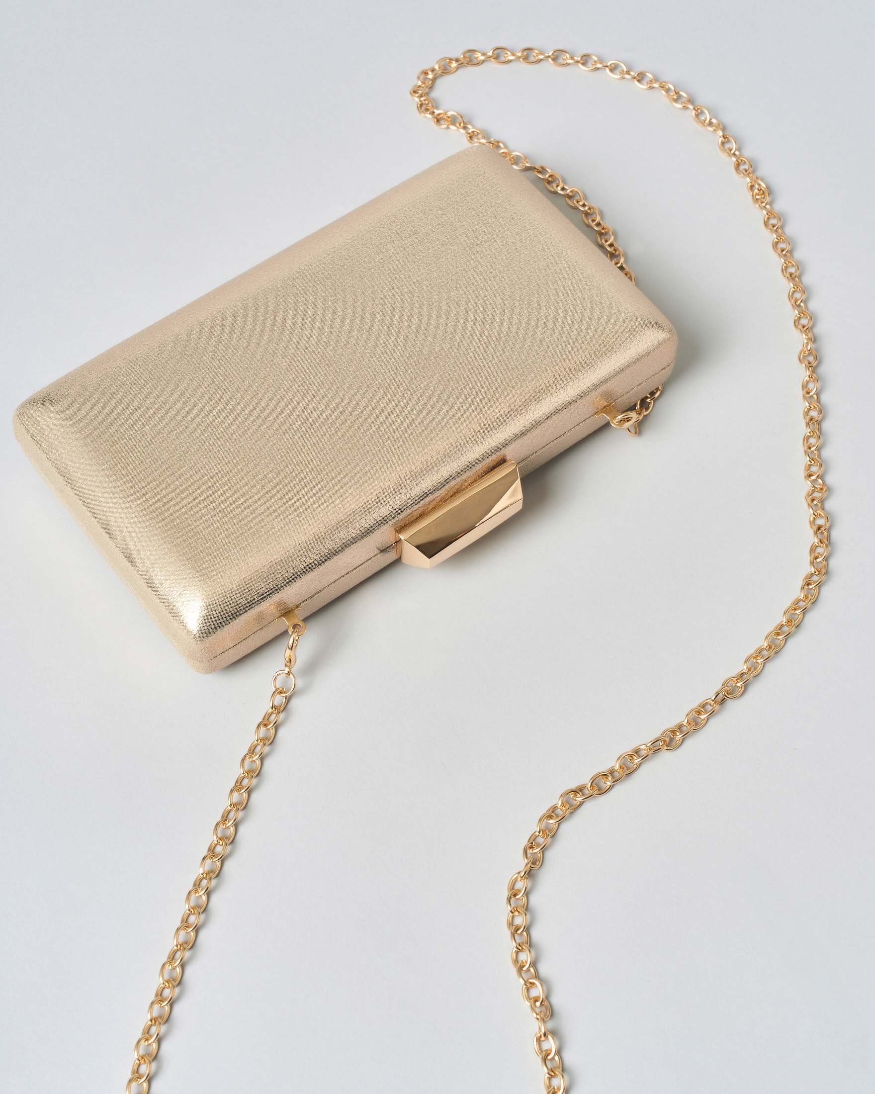 Cluth color oro Anna Cecere in similpelle effetto laminato con chiusura a diamante in metallo dorato image