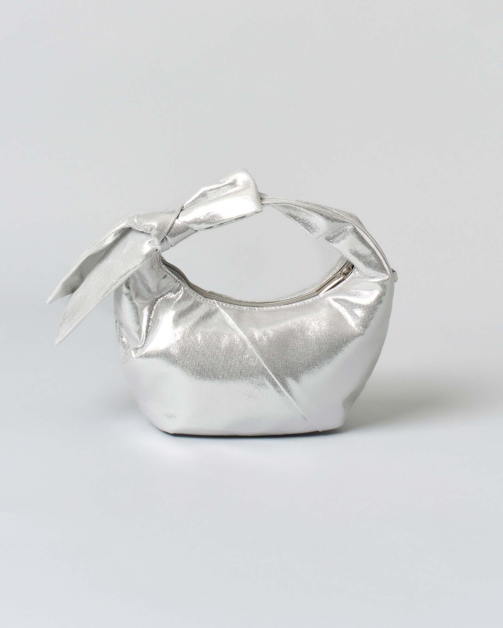 Borsa a mano Anna Cecere in similpelle effetto laminato color argento con motivo a nodo