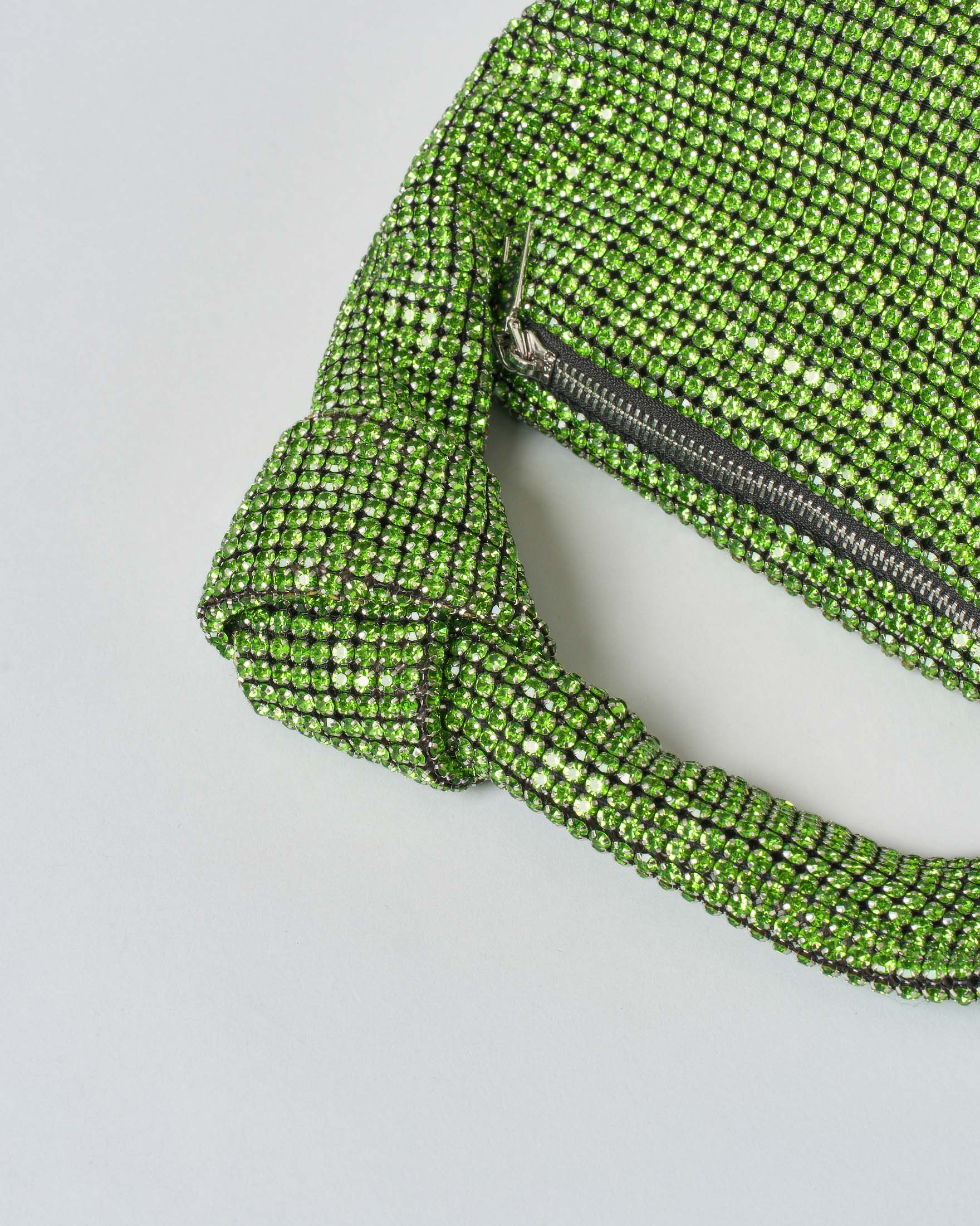 Borsa Anna Cecere in maglia di strass verde con nodo sul manico image
