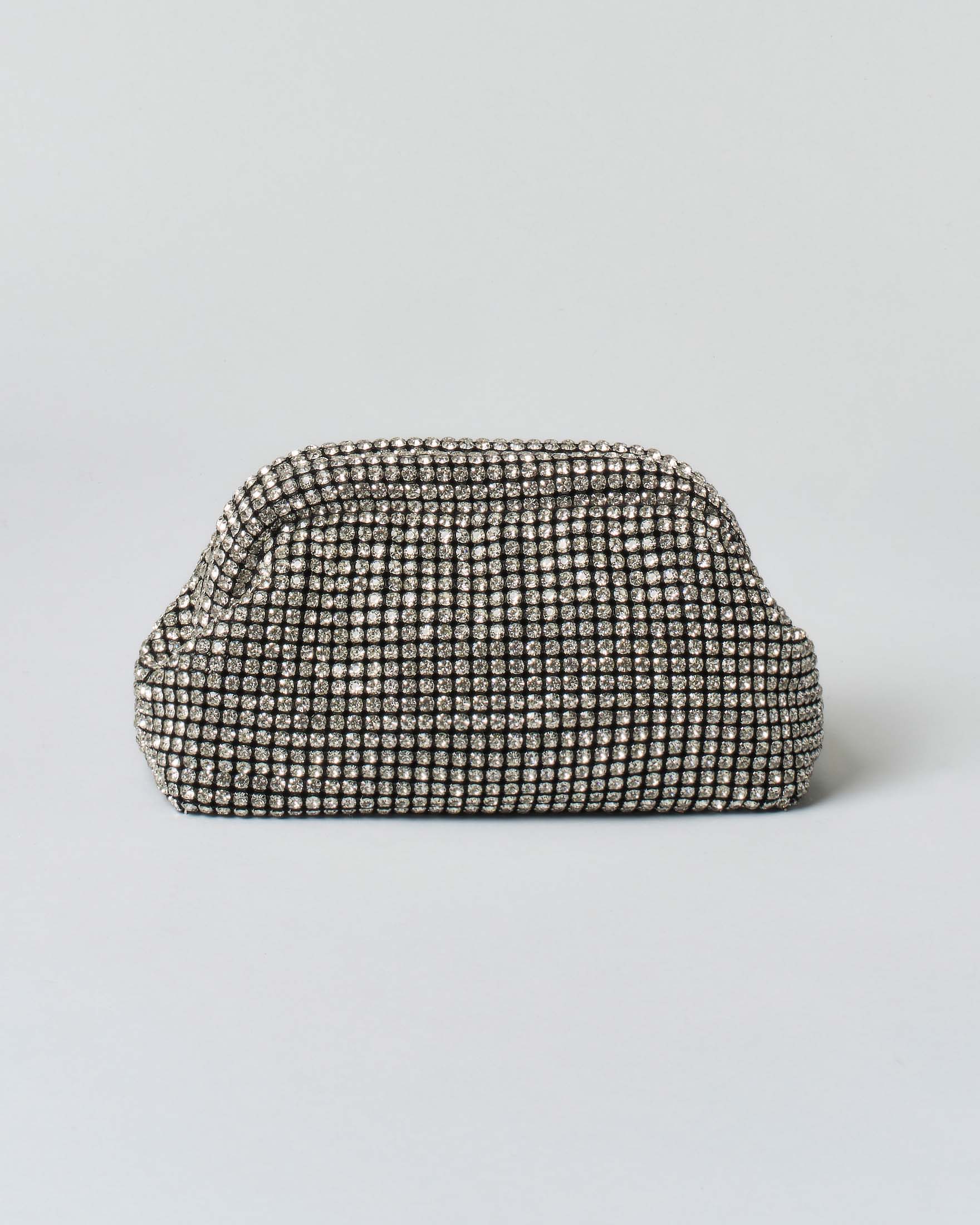 Pochette Anna Cecere in maglia di strass argento con chiusura a scatto