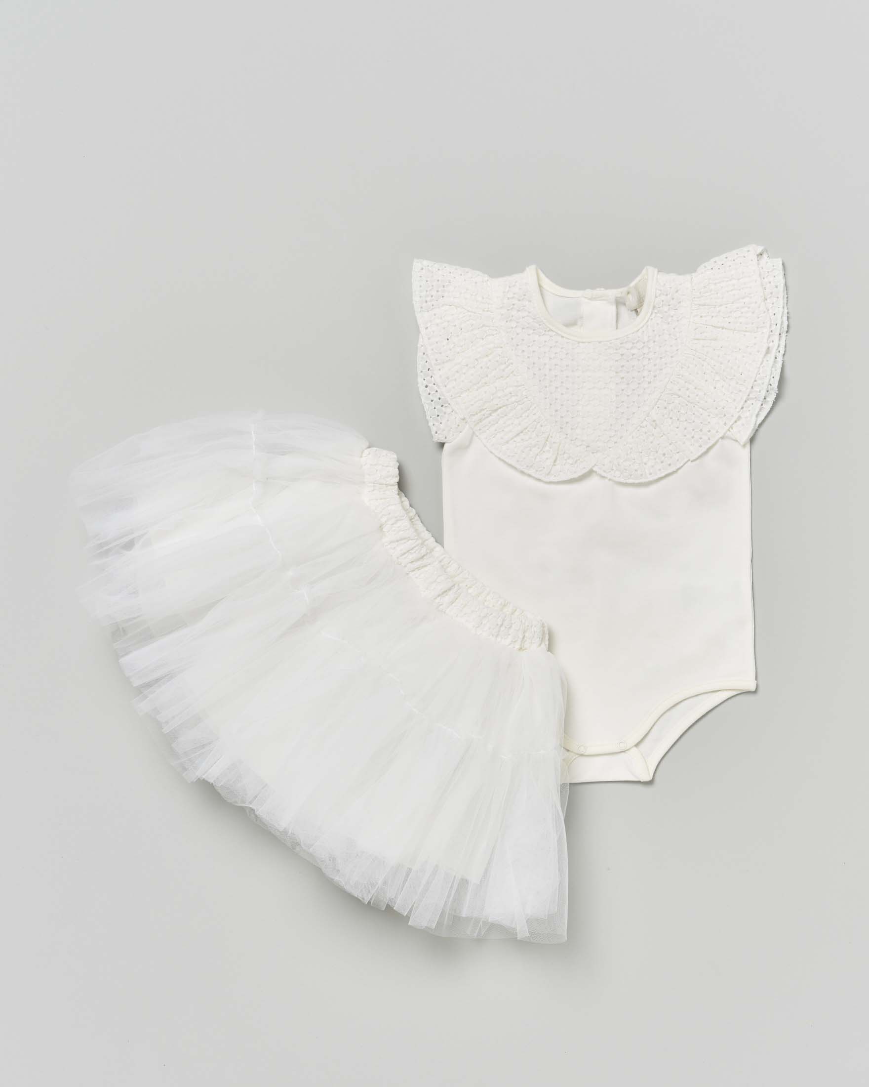 Body avorio con ampio collo in pizzo Sangallo e gonna in tulle