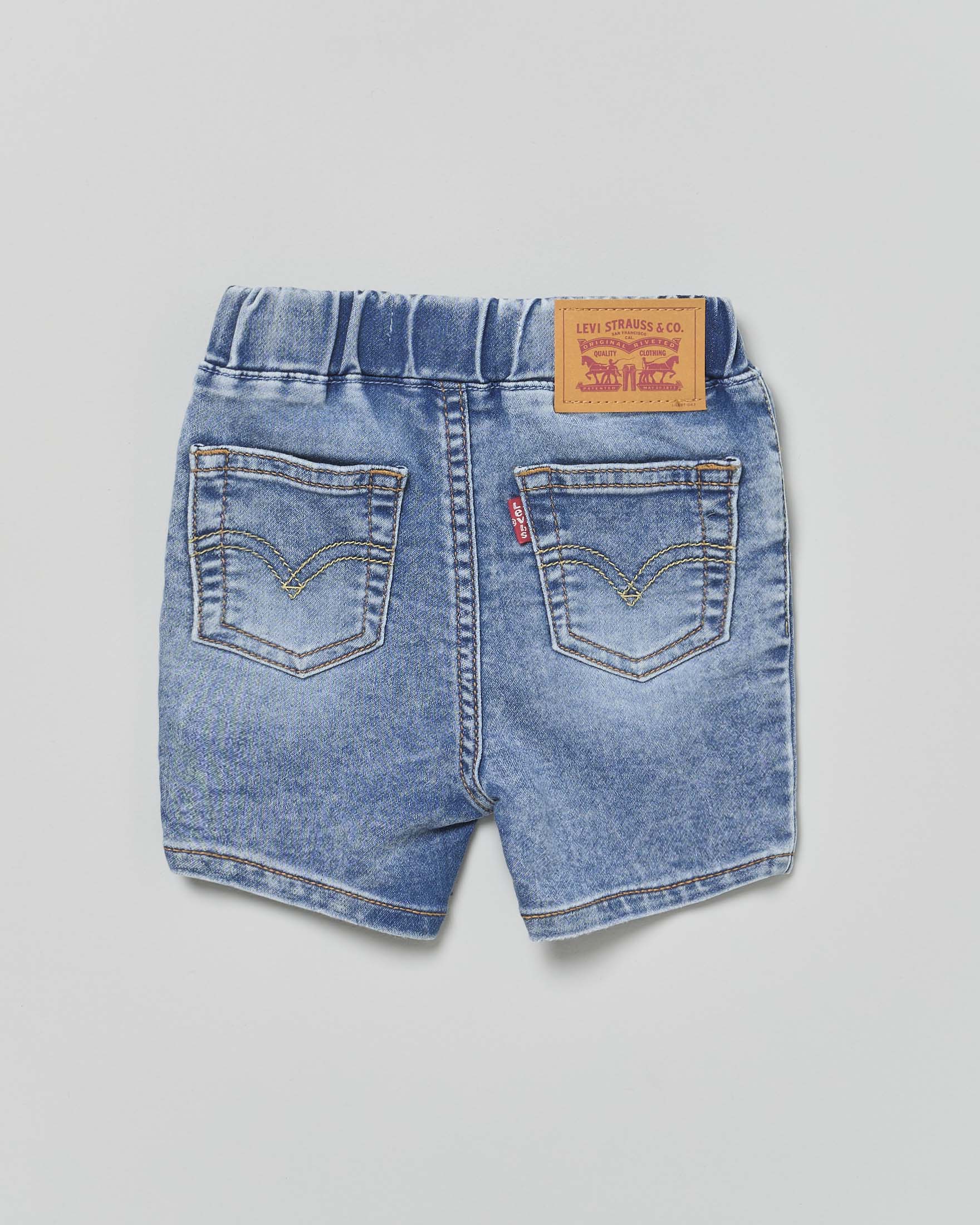 Bermuda Levi's in denim a lavaggio chiaro stone washed con coulisse