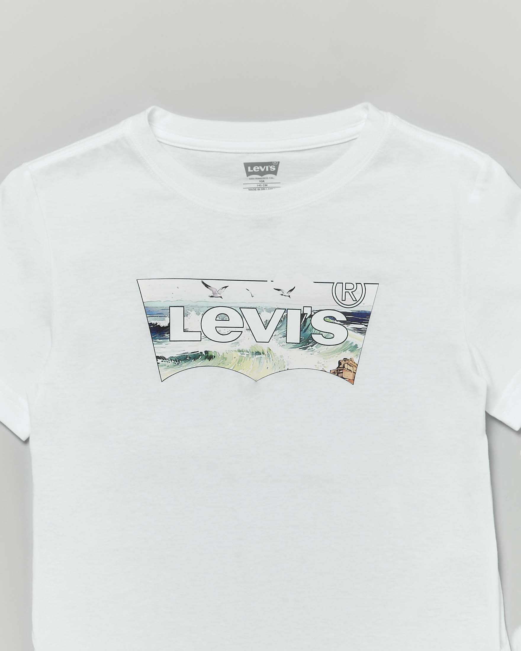 T-shirt Levi's bianca mezza manica con logo batwing in grafica onde