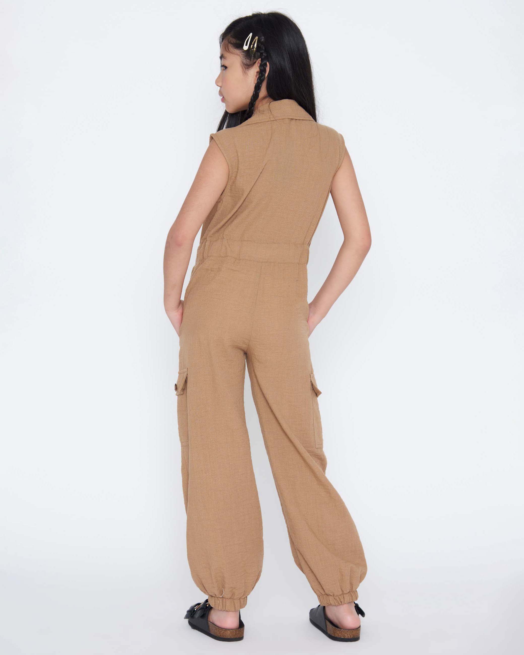 Tuta intera Manila Grace senza maniche color tabacco con tasche cargo