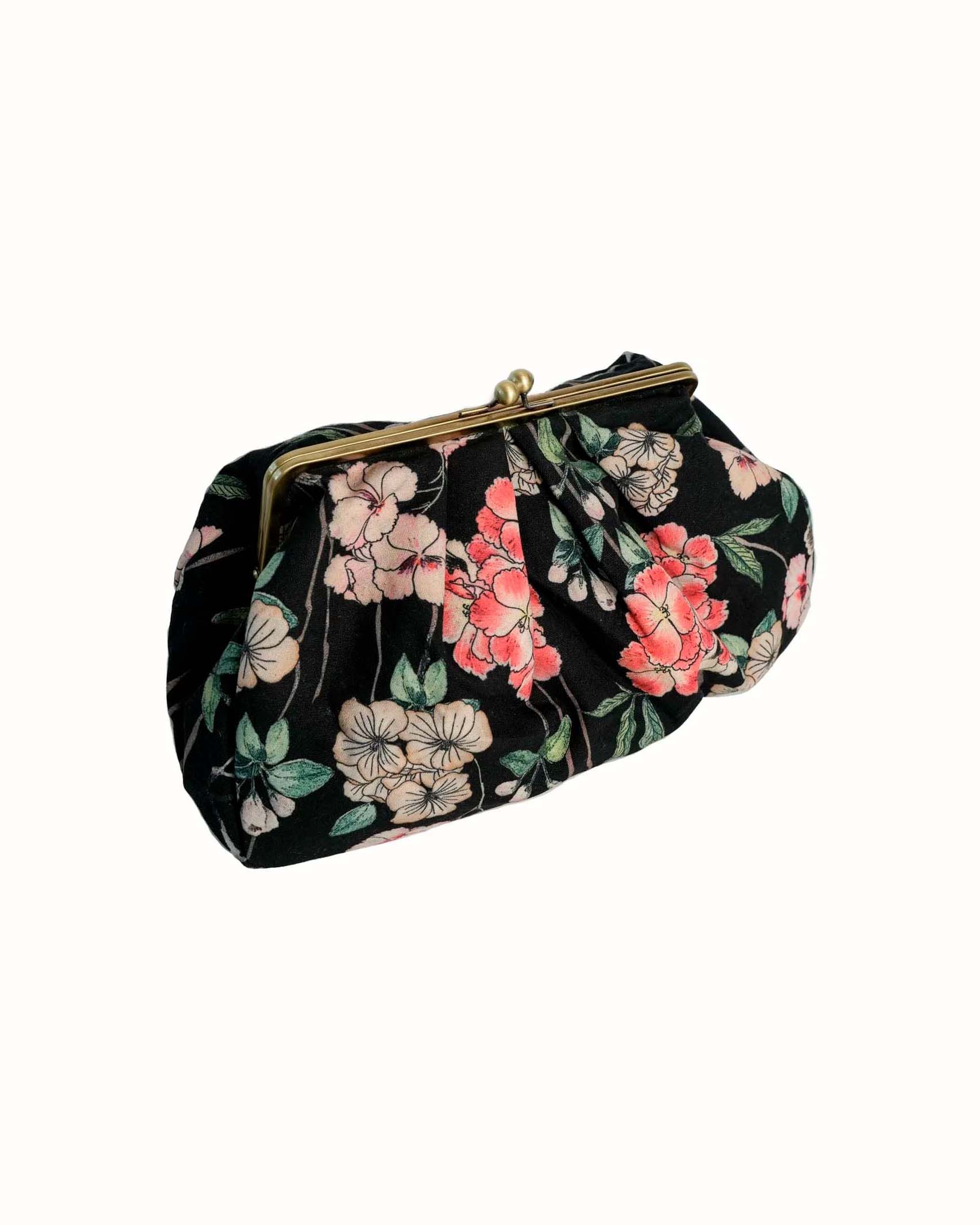 Borsa a mano nera in cotone organico a fantasia fiori rosa con chiusura a in metallo