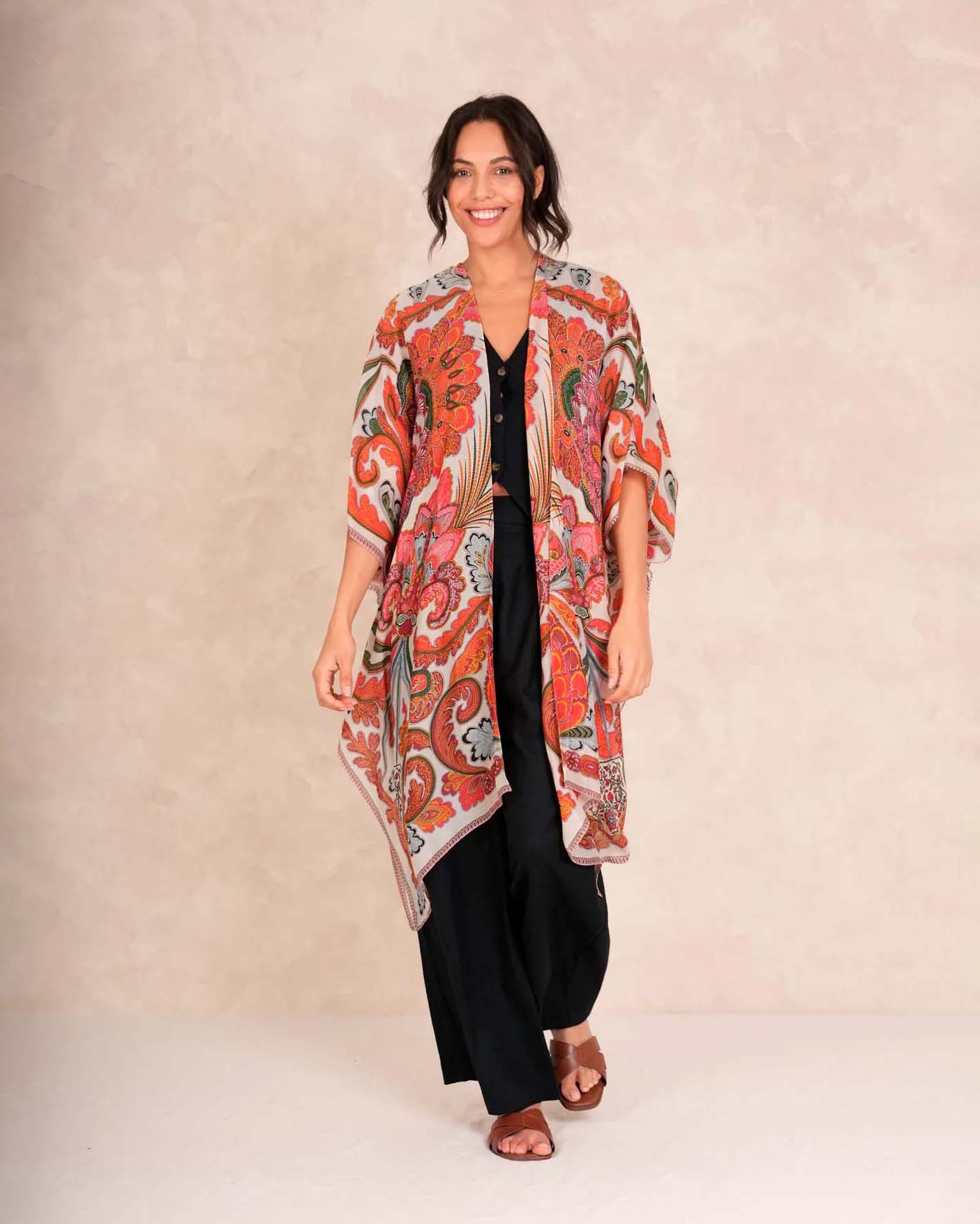 Kimono lungo arancione a motivo cashemere in cupro e modal con maniche a tre quarti e spacchi laterali