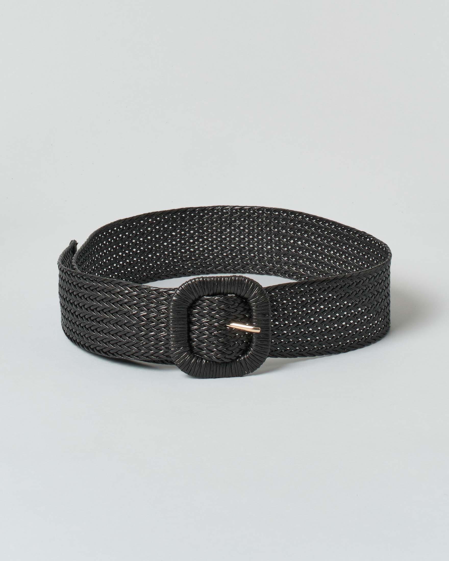 Cintura Hlo! nera in raffia intrecciata con fibbia abbinata dalla forma squadrata