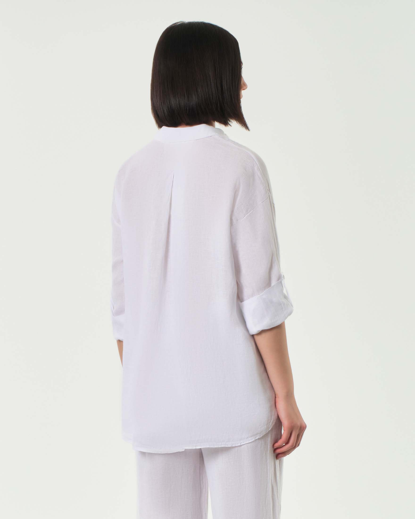 Uomo Camicia Bianca Pantaloni Corti E Camicia Lunga Camicia E