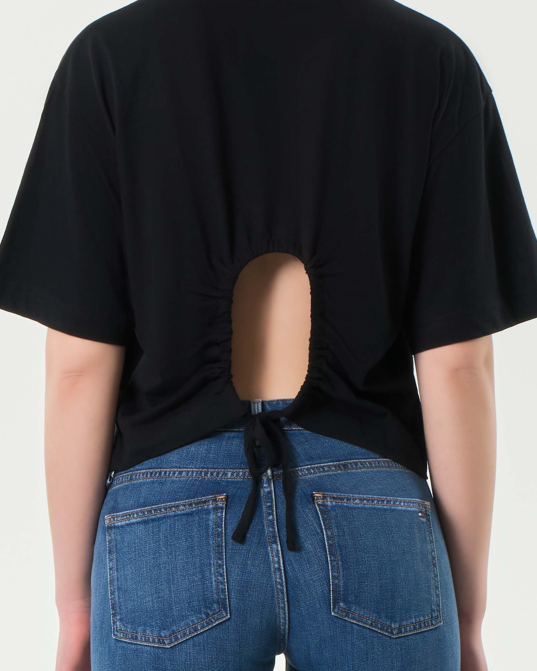 T-shirt nera Hlo! in cotone con cut out sulla schiena e coulisse