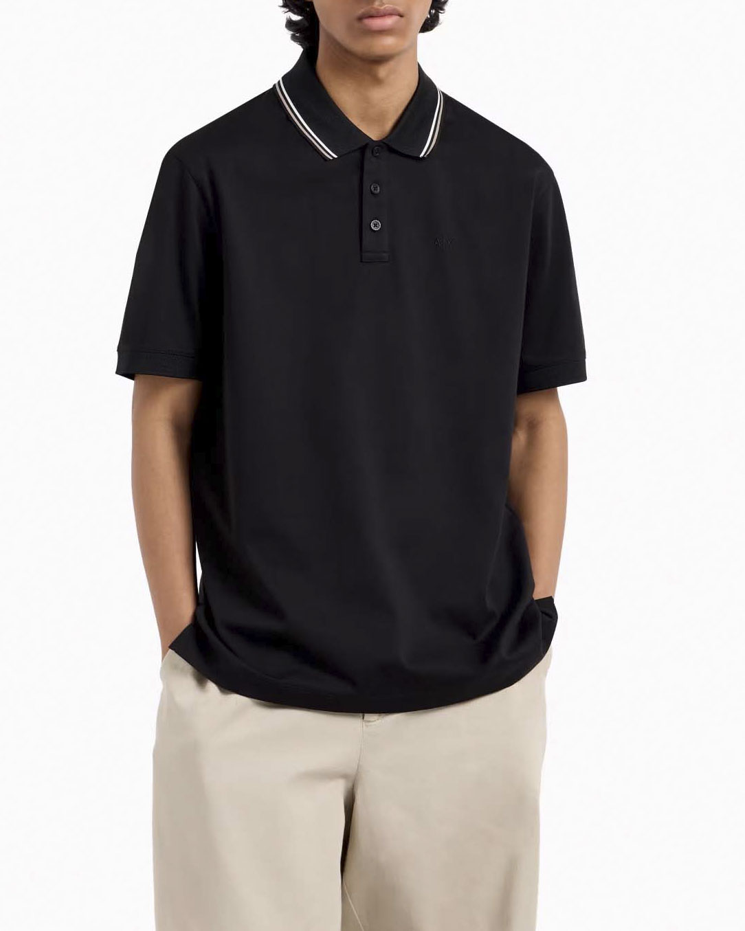 Polo mezza manica Armani Exchange nera in puro cotone con bordino beige e bianco