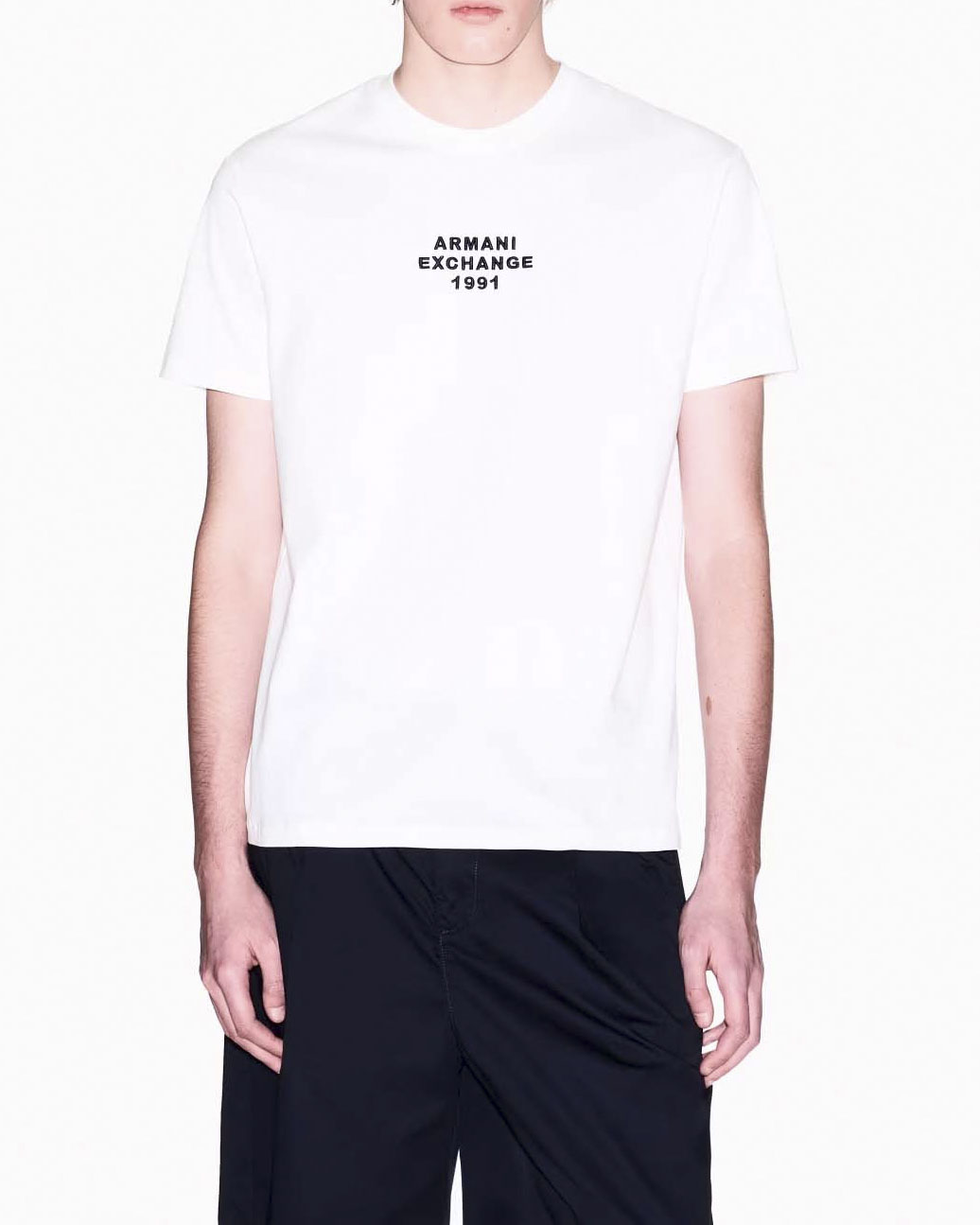 T-shirt mezza manica Armani Exchange bianca regular-fit con ricamo logo scritta