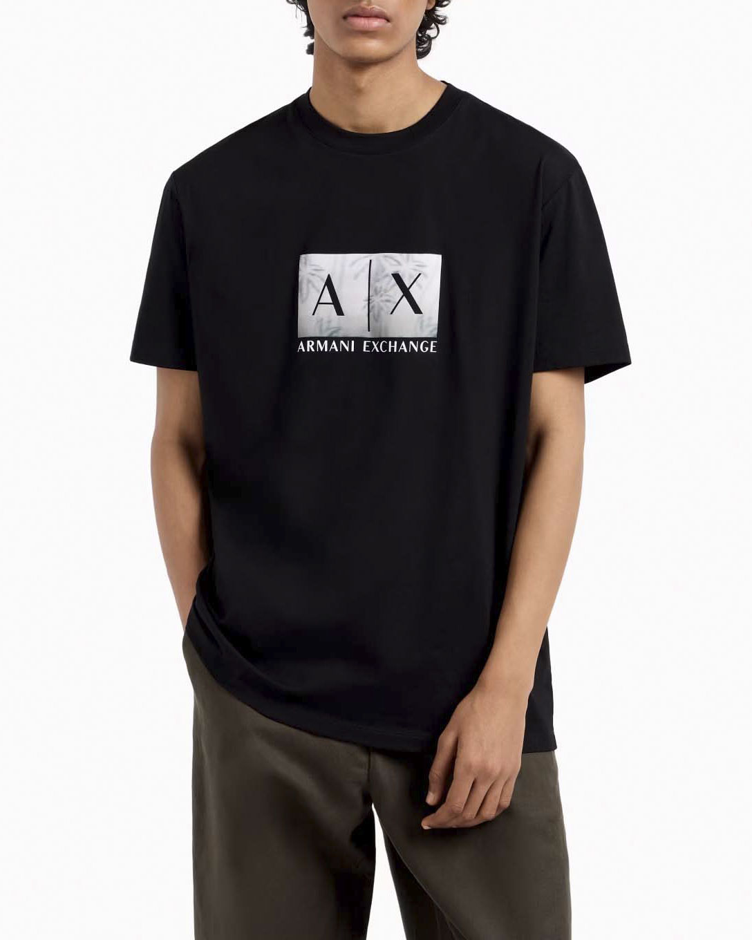 T-shirt mezza manica Armani Exchange nera con stampa tab logo in