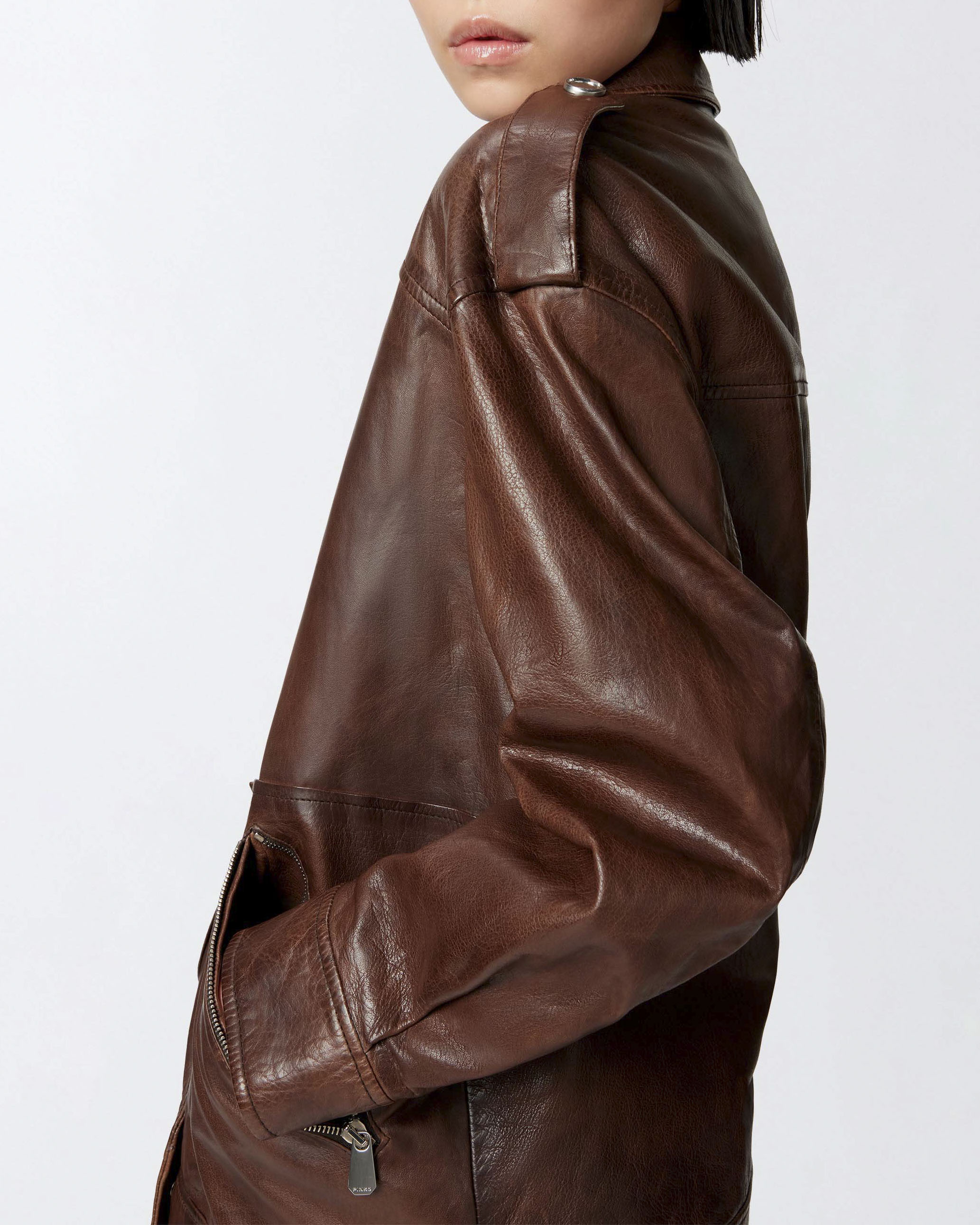 Giacca over in pelle color moro Pinko con mostrine sulle spalle