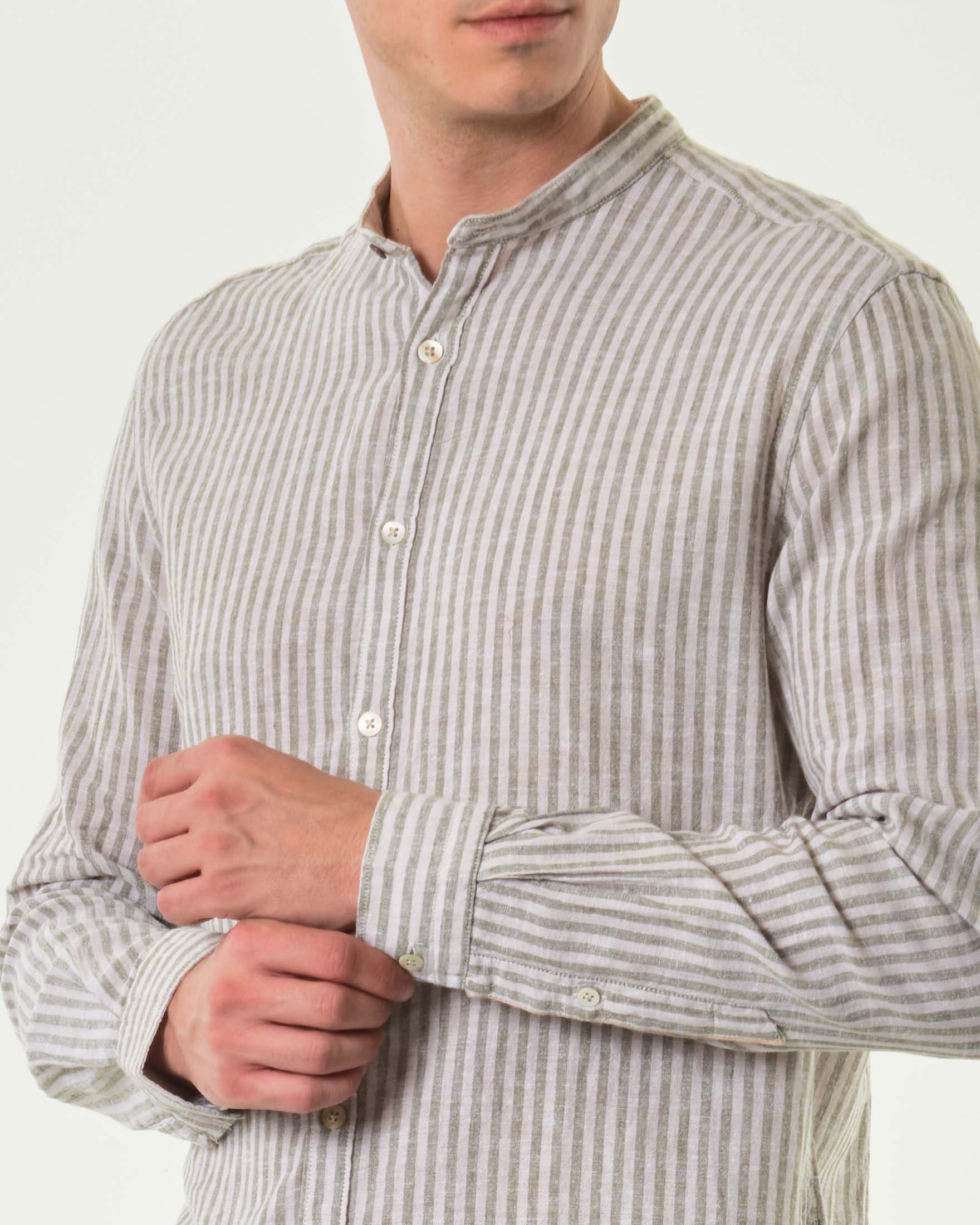 Camicia Alley Docks bastoncino panna e militare in misto lino e cotone con colletto alla coreana image