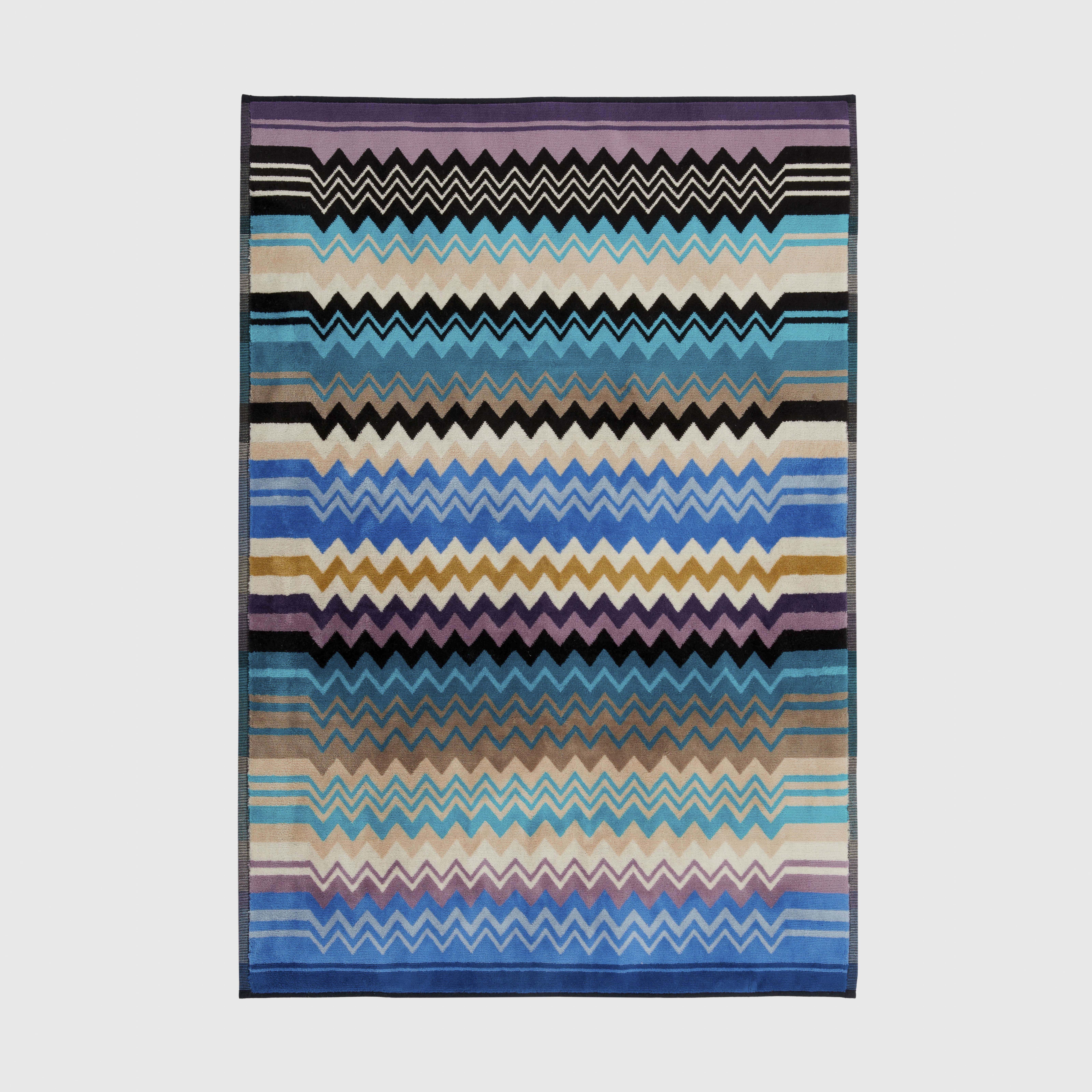 Tappetino da bagno Giacomo a fantasia chevron nelle nuance dell'azzurro