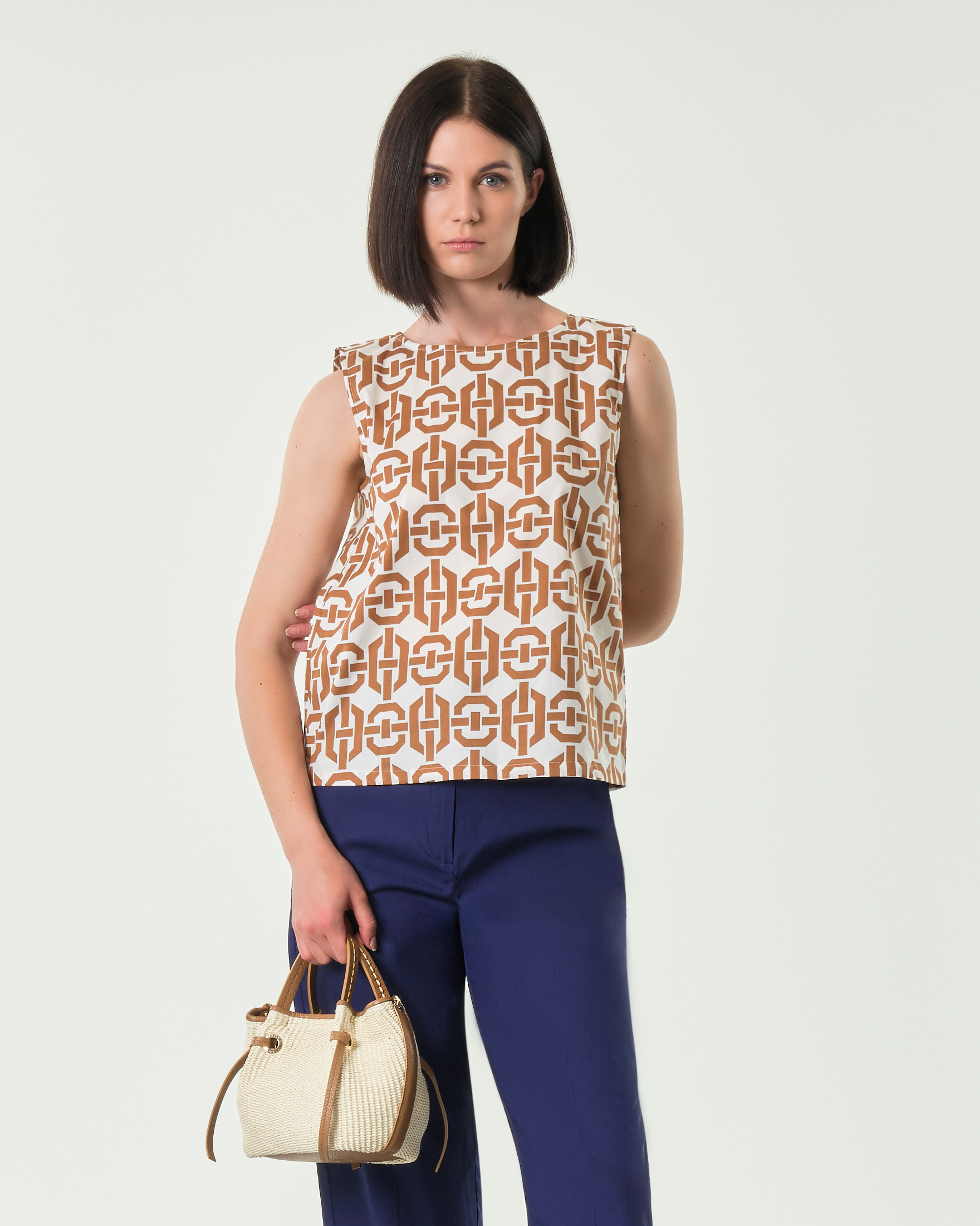 Centro Commerciale Catene Negozi Sportivi Blusa Smanicata Bianca