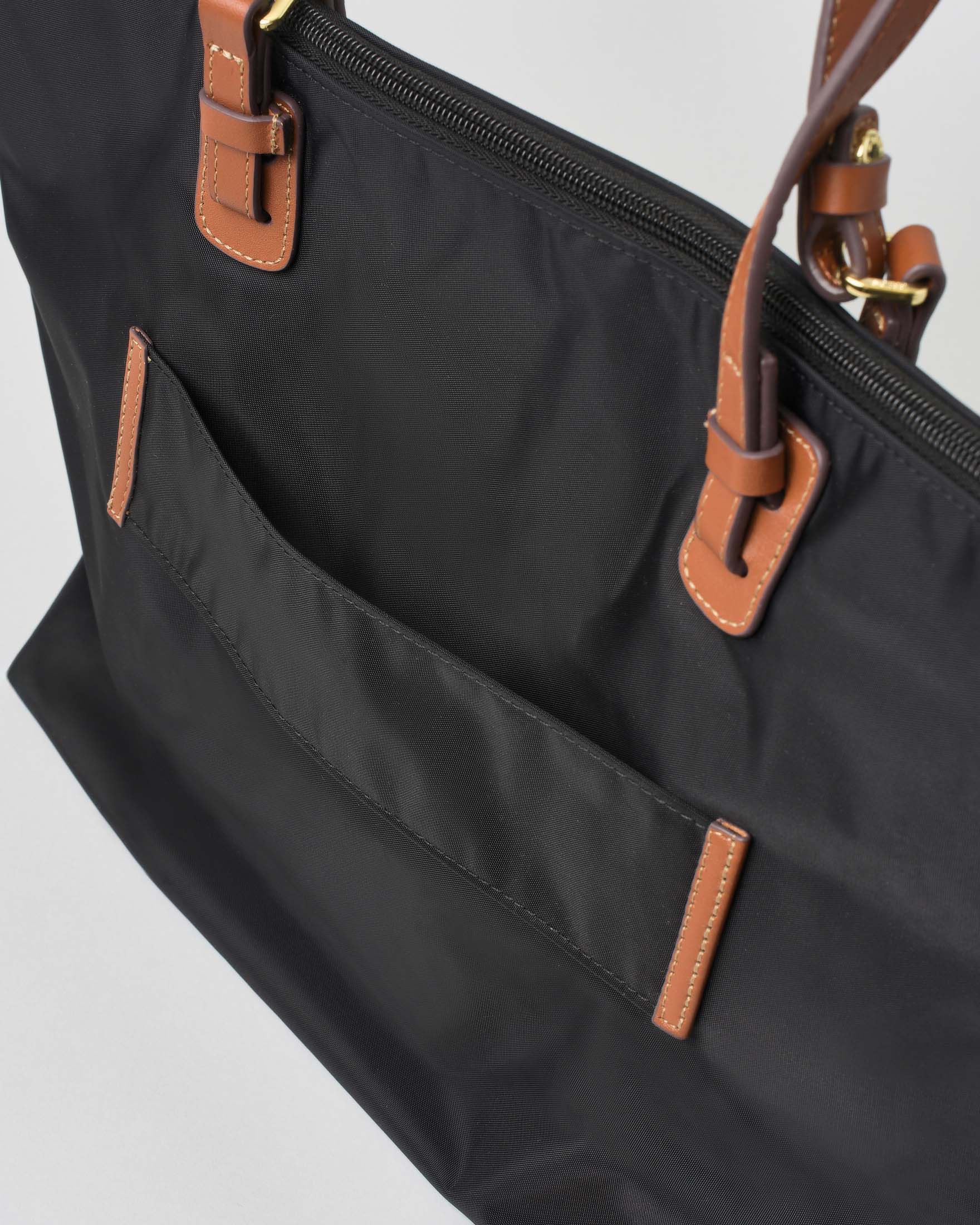 Shopping bag grande nera Bric's in nylon con manici in pelle color cuoio