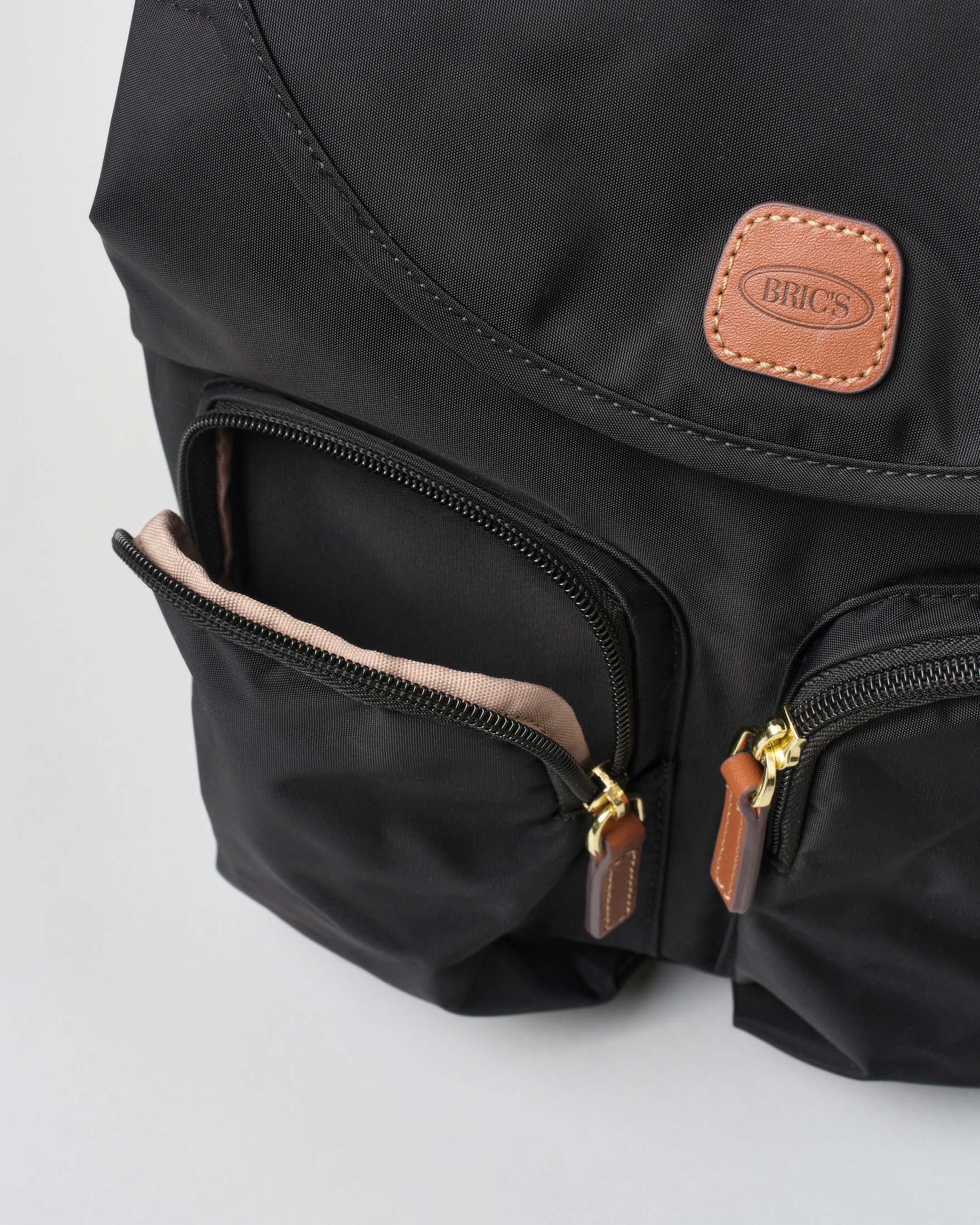 Zaino nero Bric's in nylon con doppio tascone frontale e spallacci regolabili