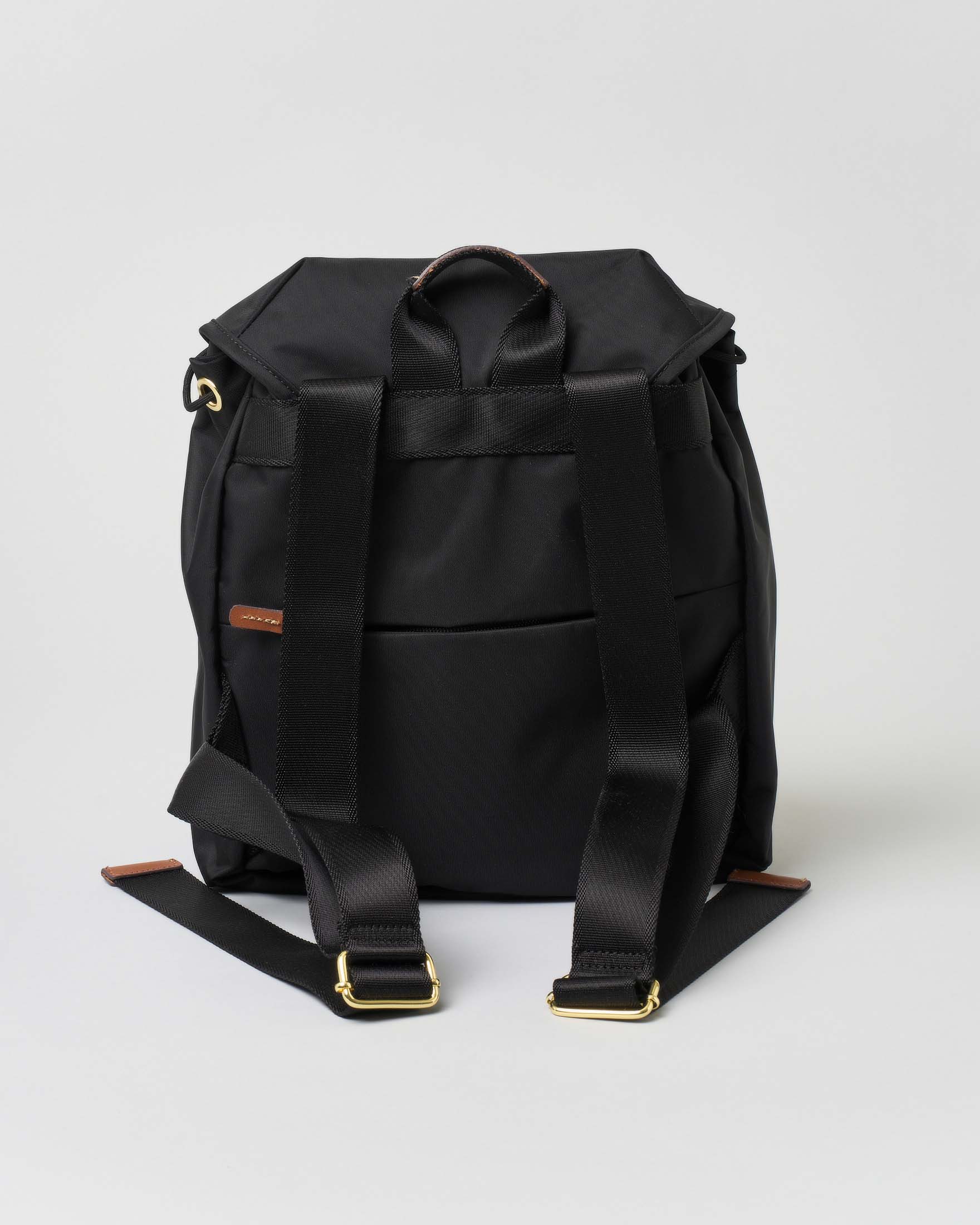 Zaino nero Bric's in nylon con doppio tascone frontale e spallacci regolabili