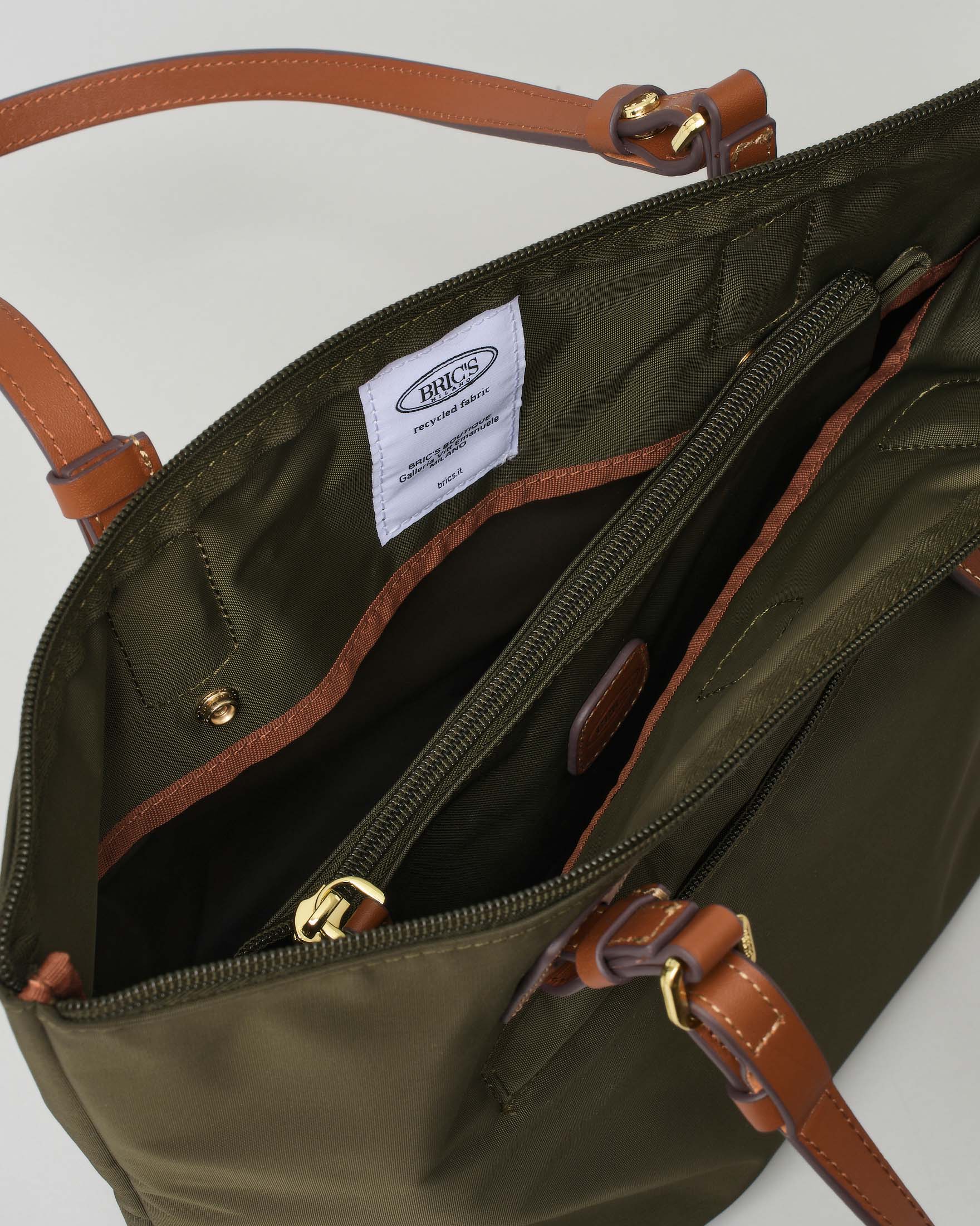 Shopping bag verde oliva Bric's misura media in nylon con manici in pelle color cuoio