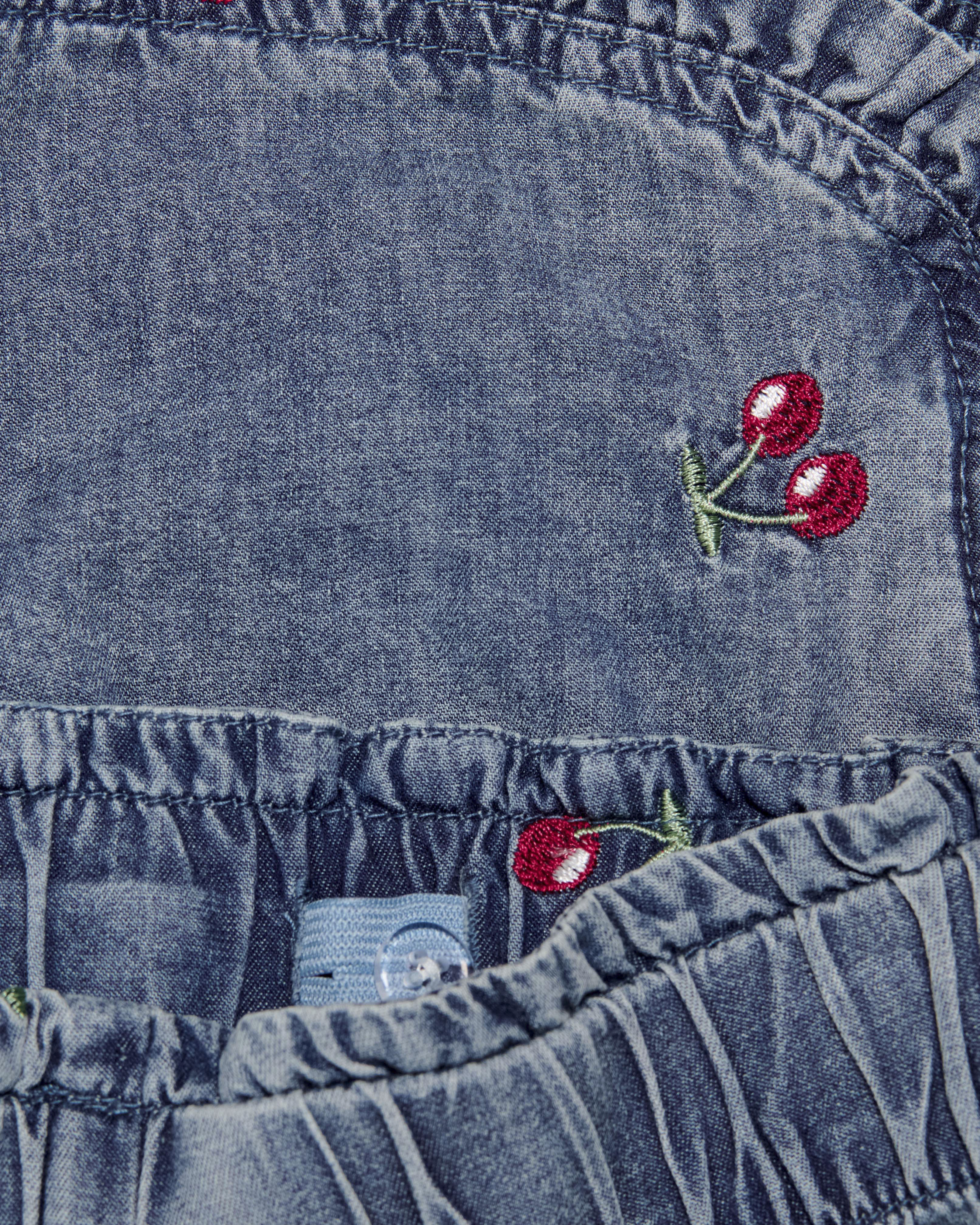 Short Only in tela stone washed di cotone con ciliegie ricamate
