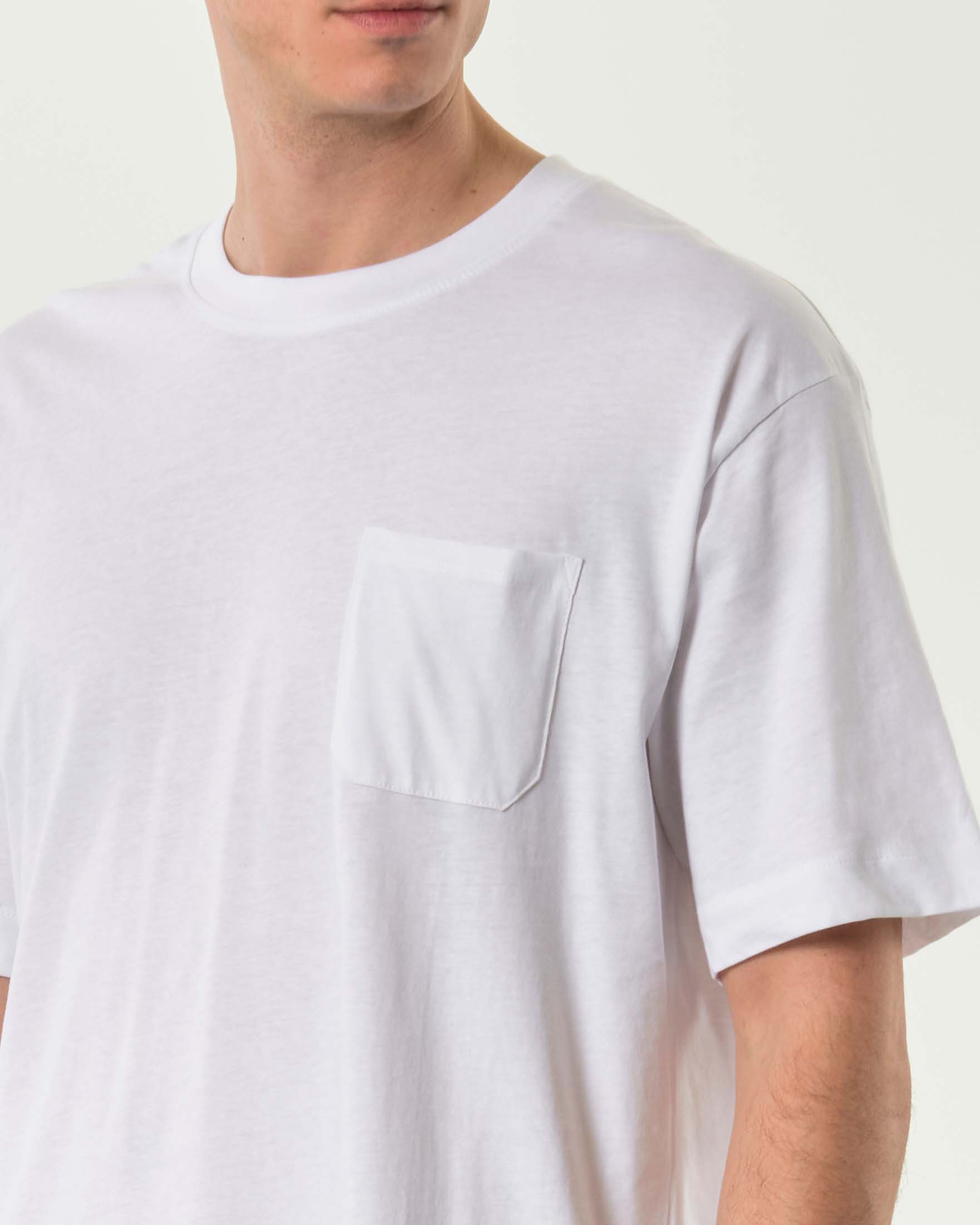 T-shirt oversize Paul Baker bianca in puro cotone con taschino image