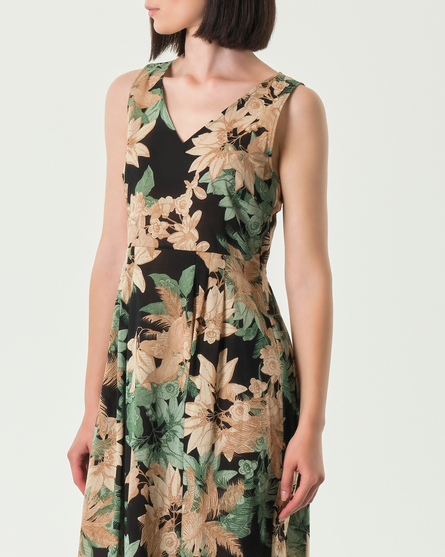 Abito midi nero Emme Marella a fantasia floreale verde senza maniche con scollo a V
