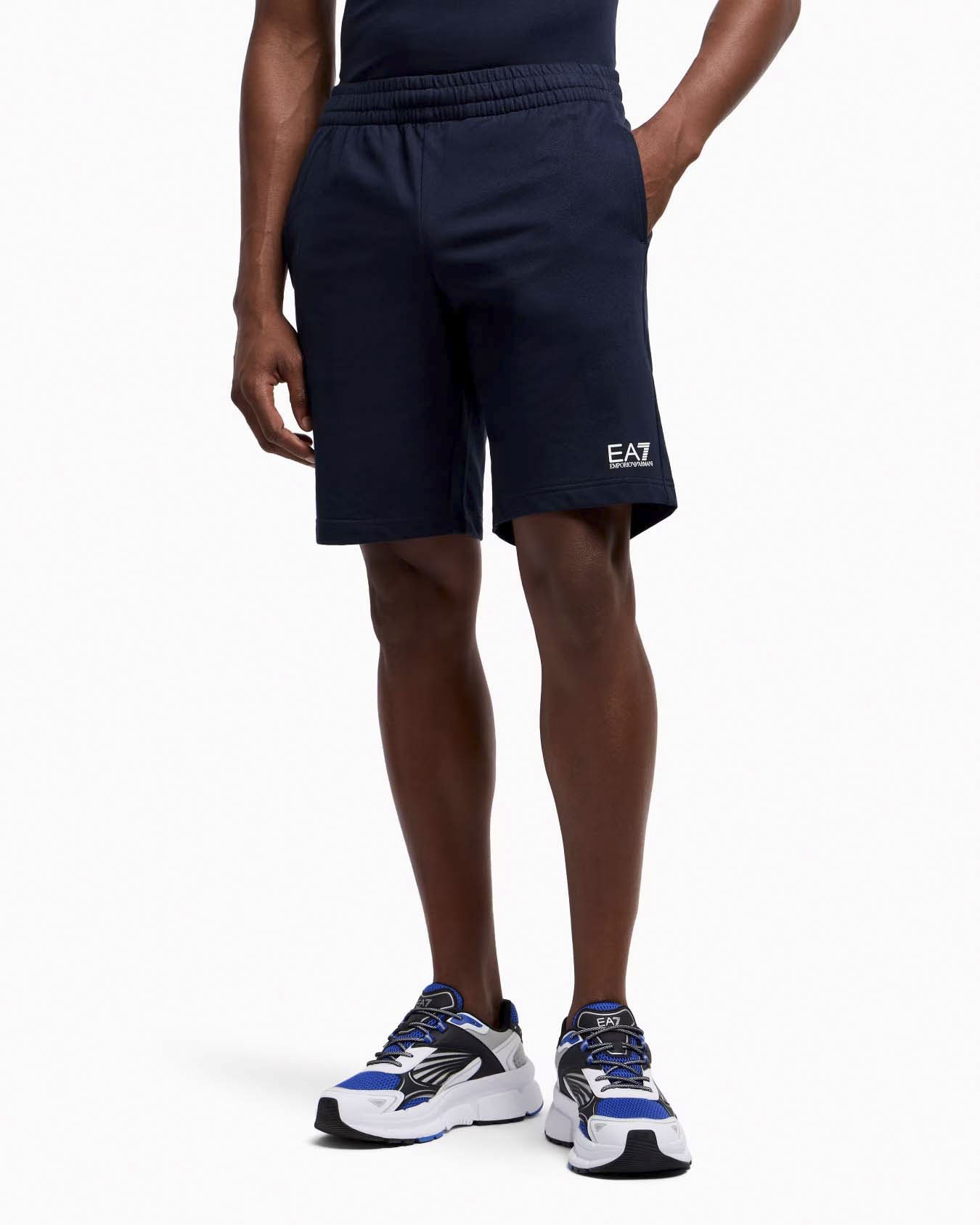 Bermuda blu in felpa con logo piccolo stampato sulla gamba sinistra