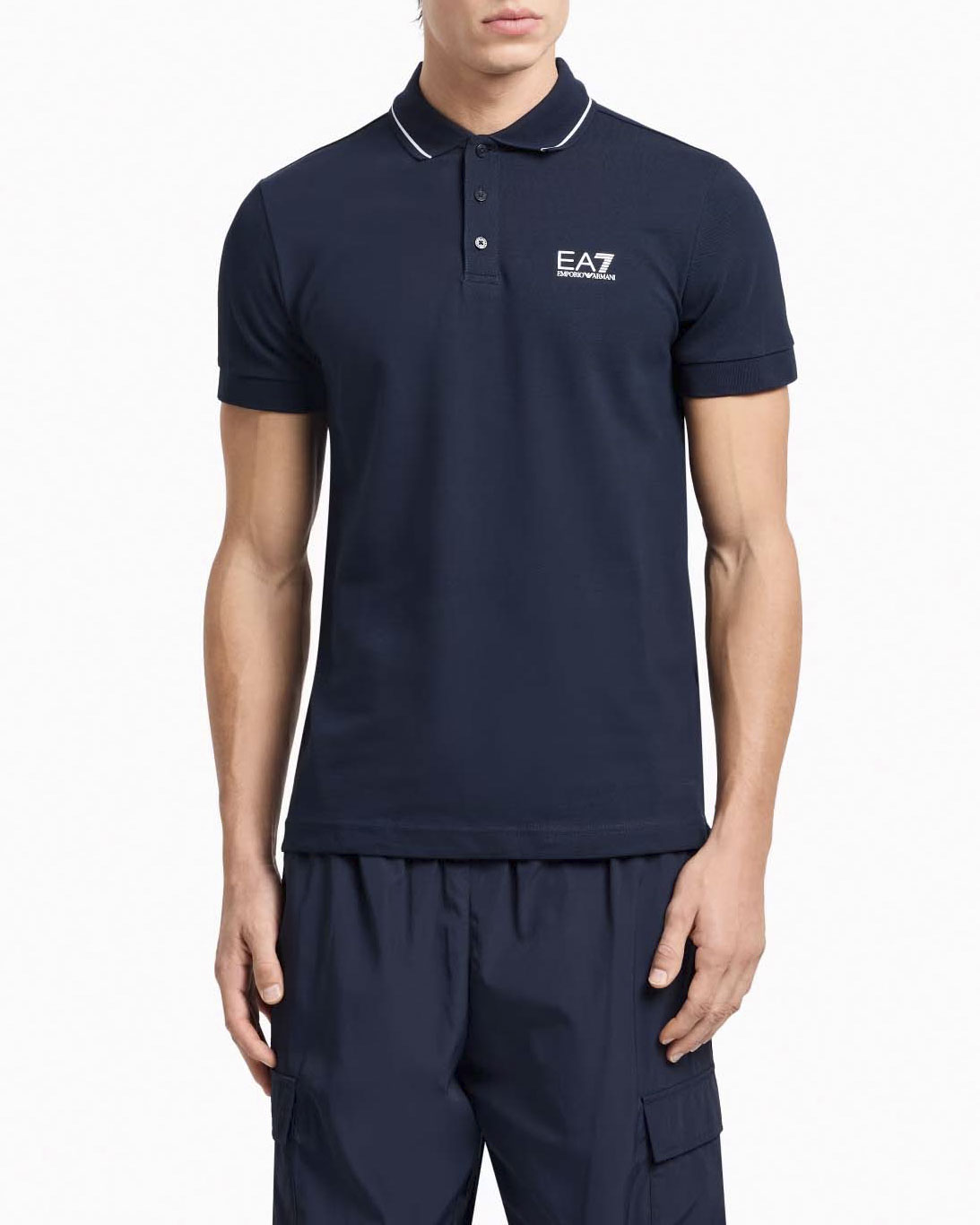 Polo blu in piquet di cotone stretch con bordino in contrasto