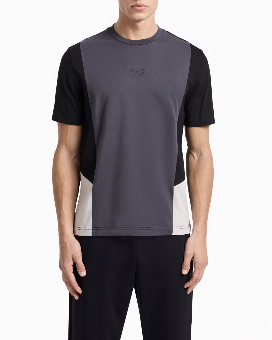 T-shirt color block antracite nera e panna in puro cotone con logo piccolo sul petto