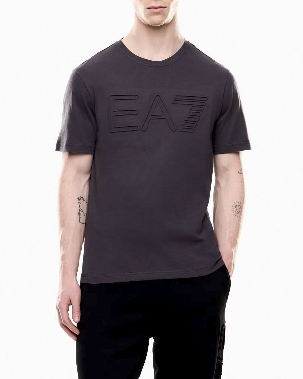 T-shirt antracite in puro cotone con maxi logo in rilievo e in tono sul petto