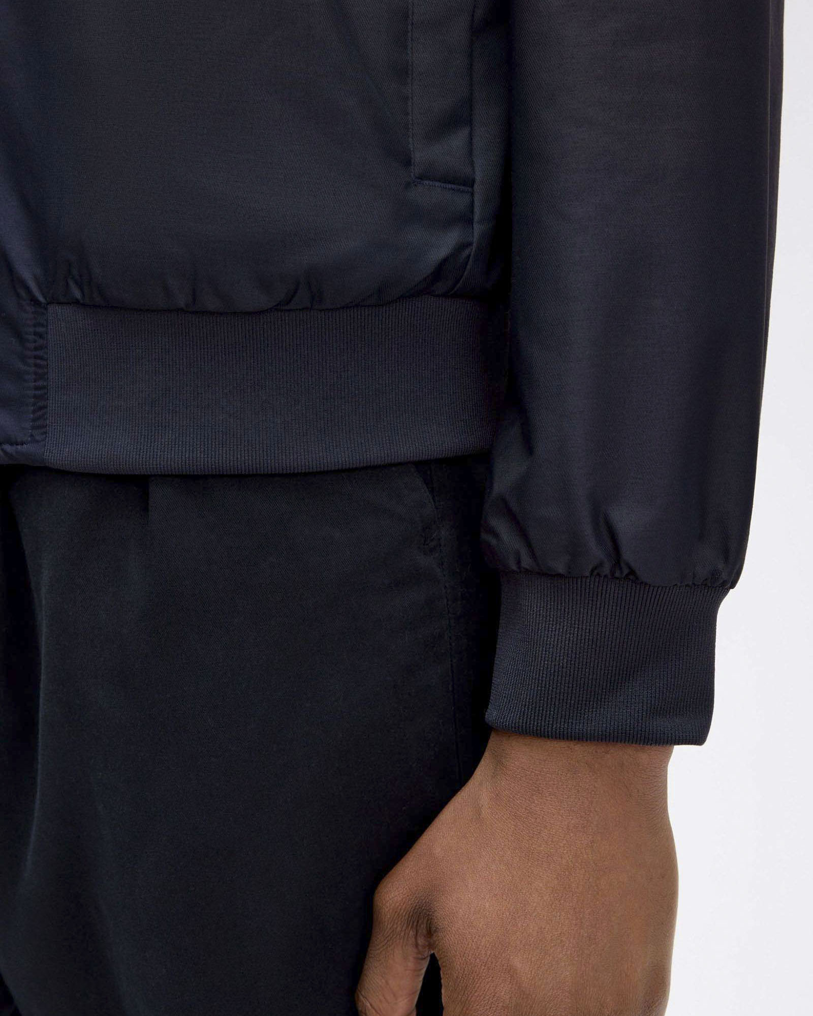 Giubbino sailor Fred Perry blu in twill con corona d'alloro color oro ricamata sul petto