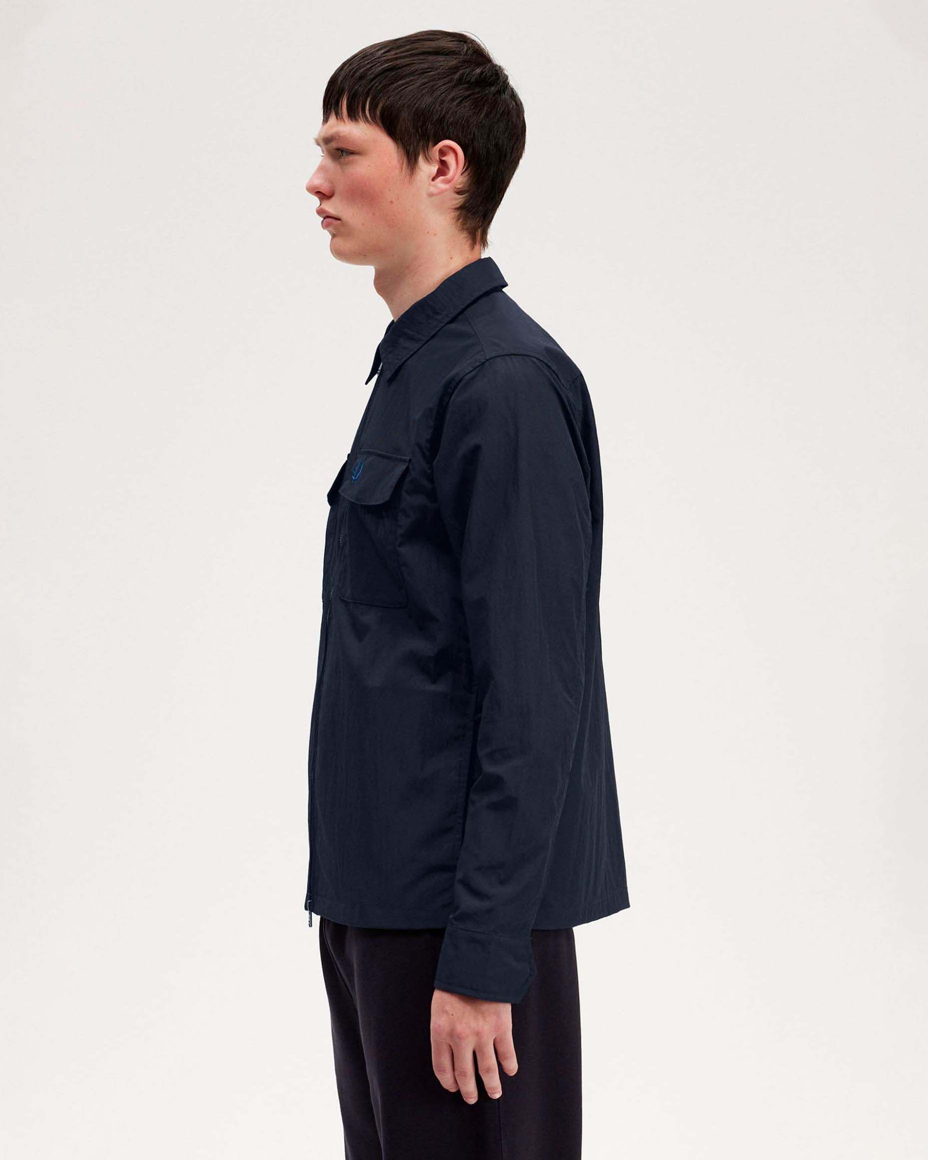 Giacca overshirt  Fred Perry blu in tessuto crinkle image