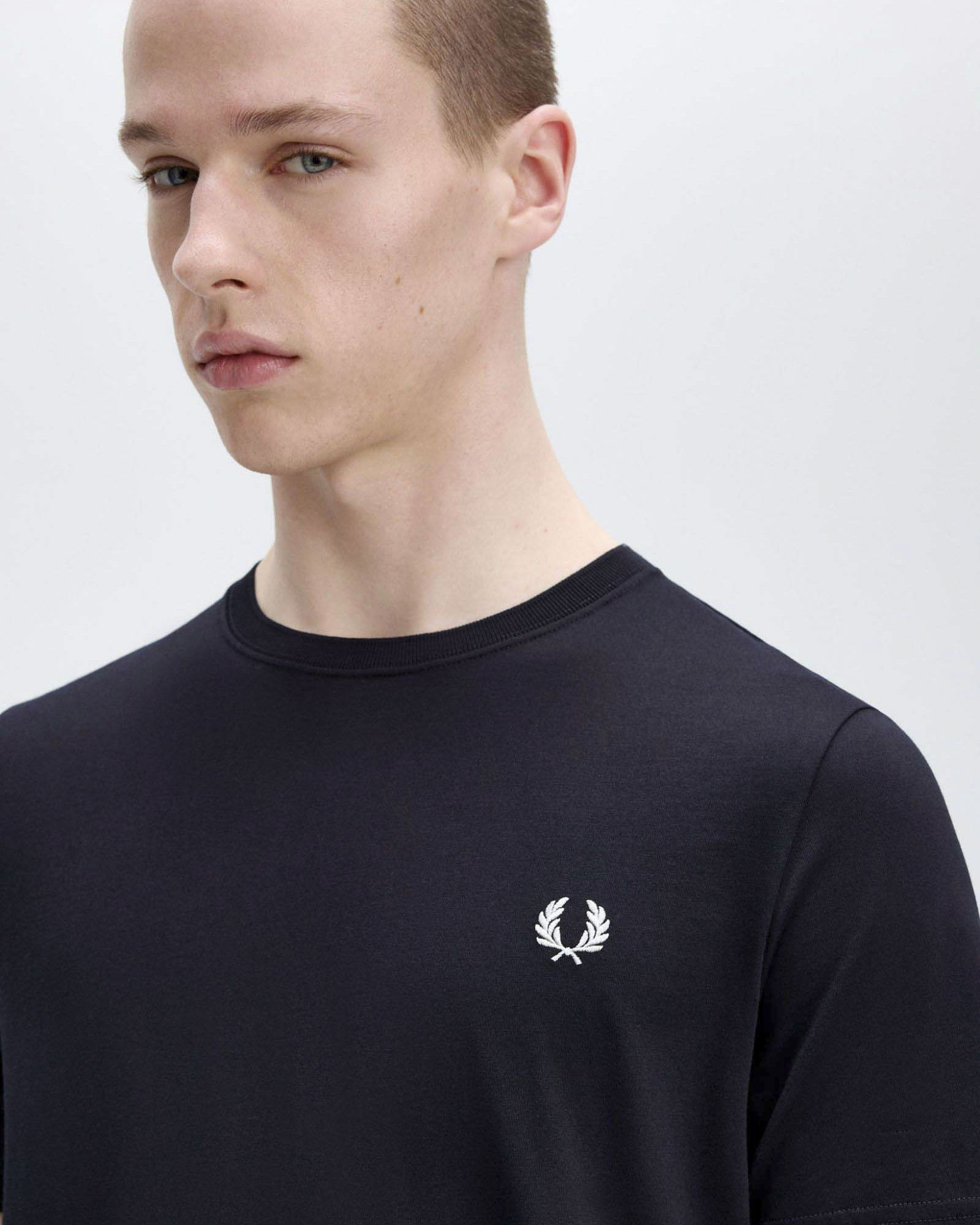 T-shirt mezza manica Fred Perry blu tinta unita con logo bianco