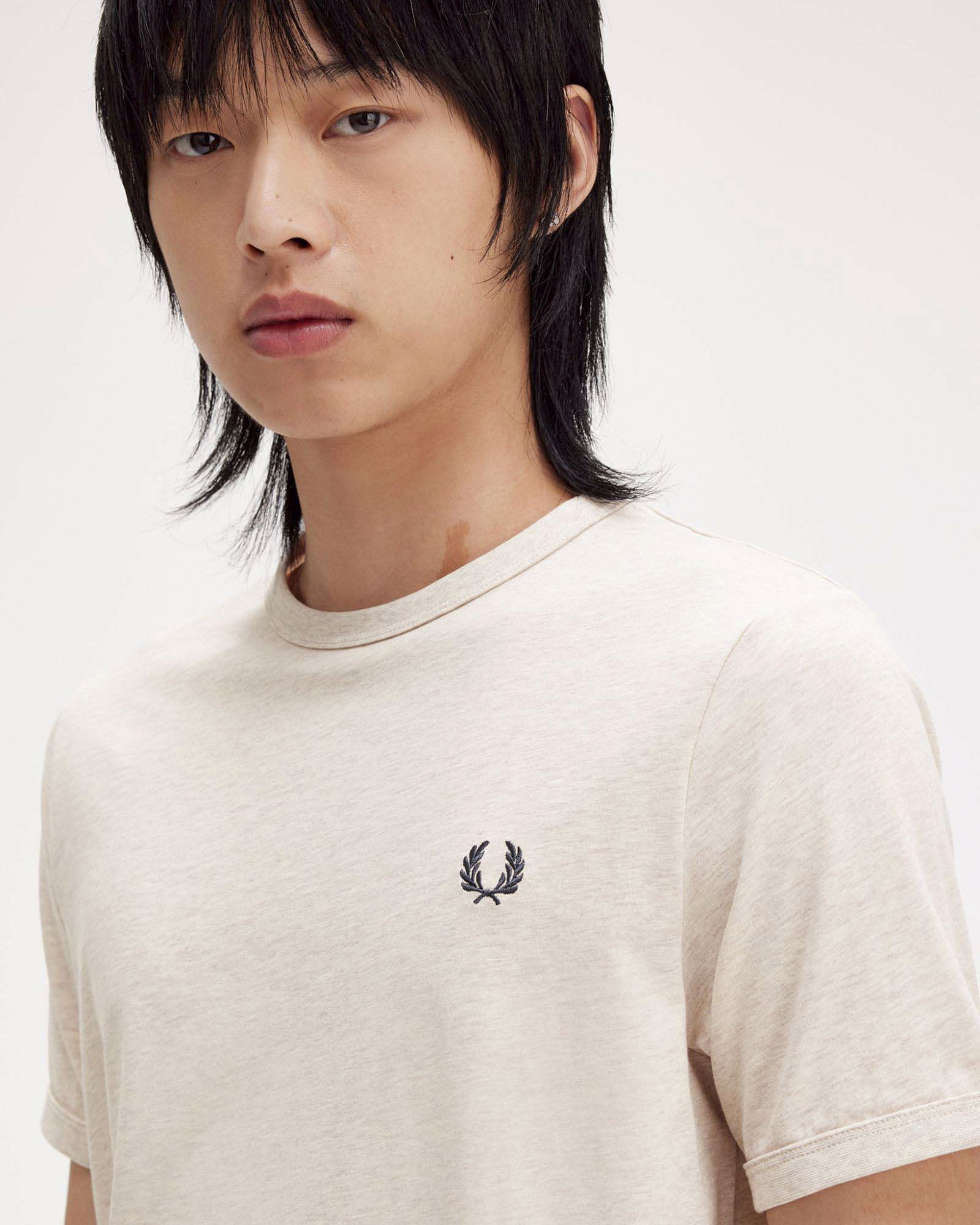 T-shirt mezza manica Fred Perry avorio tinta unita image