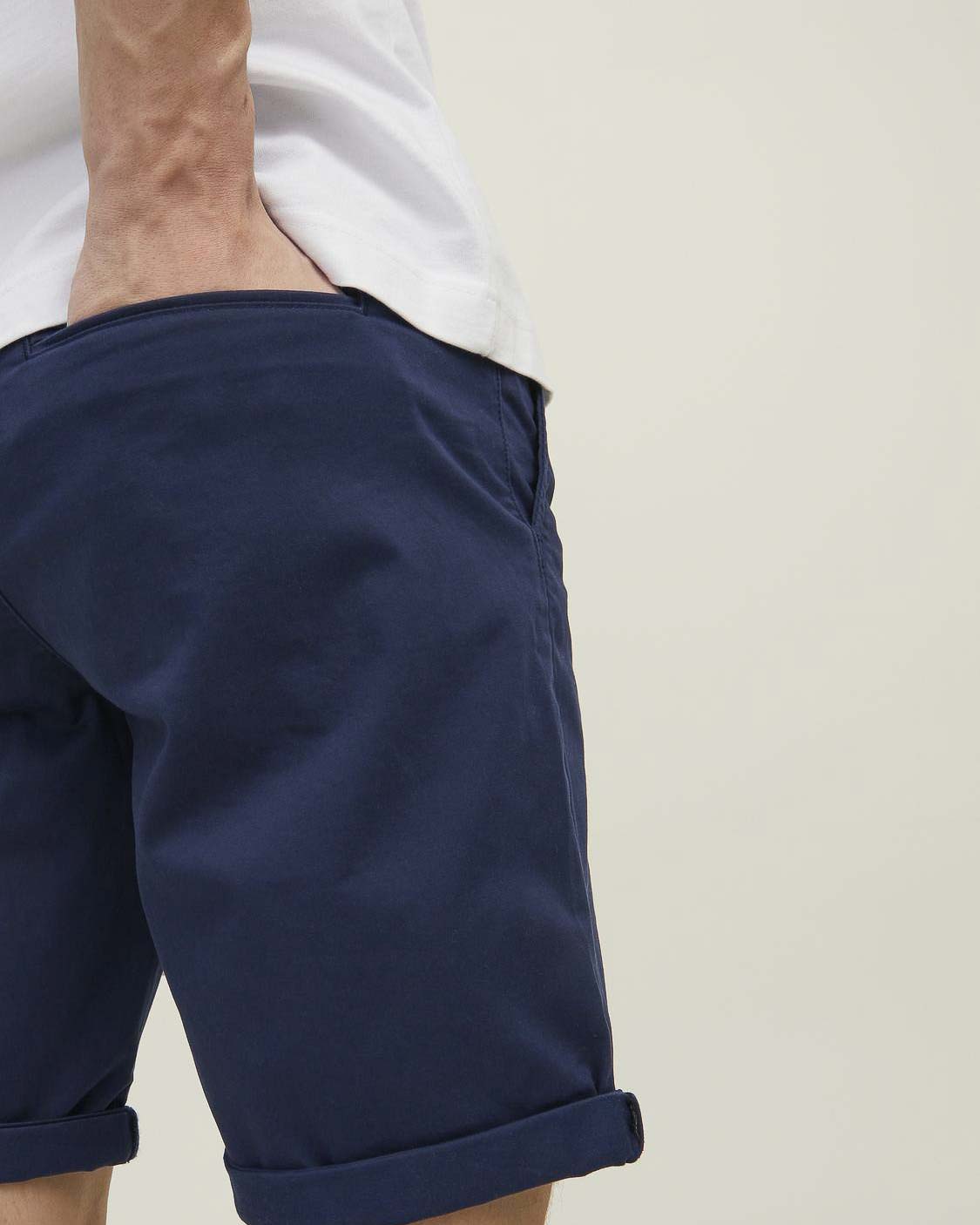 Bermuda chino Bowie Jack & Jones blu in gabardina di cotone stretch con risvolto