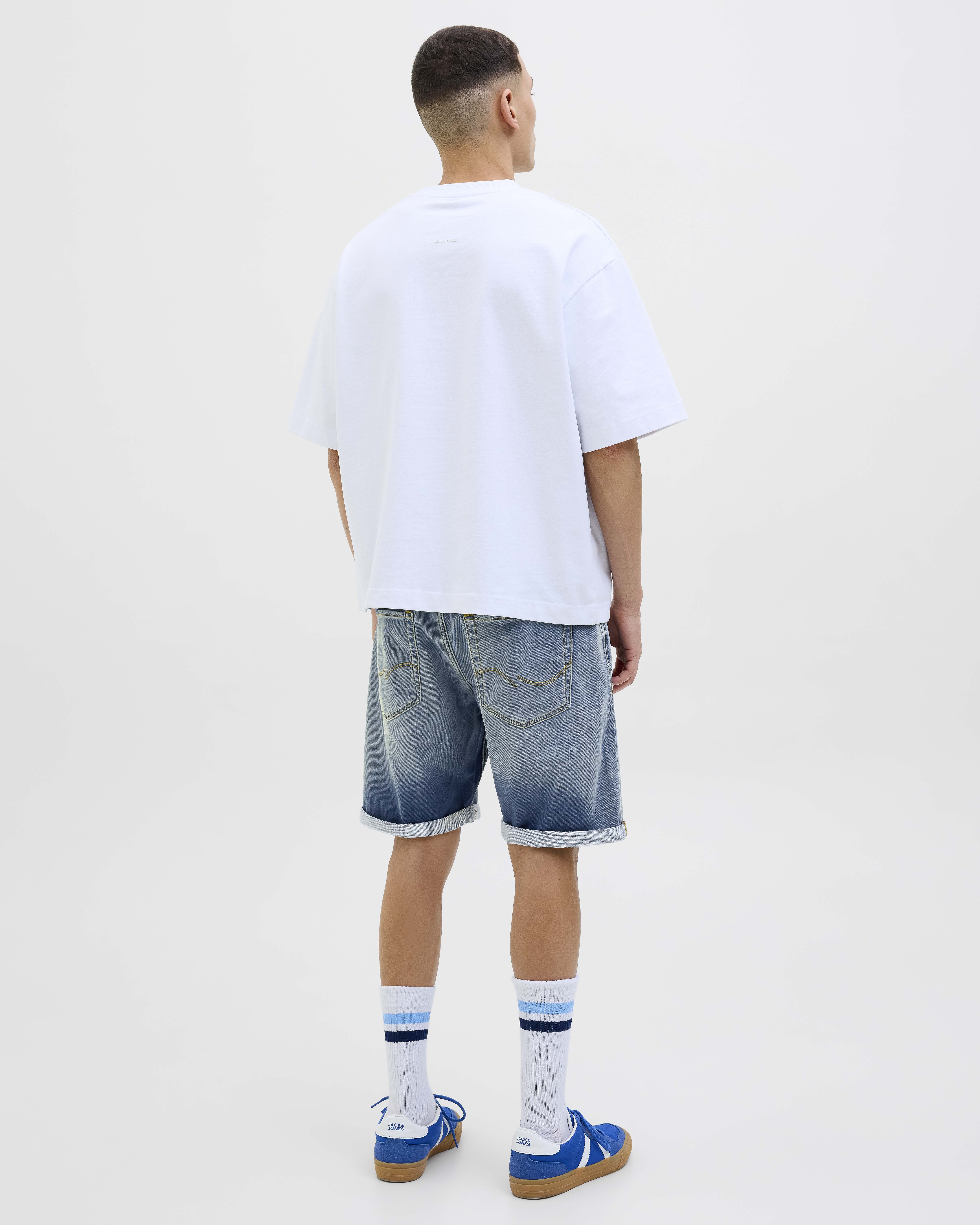 Bermuda Rick Jack & Jones loose-fit in denim di cotone e viscosa stretch lavaggio chiaro con baffature image