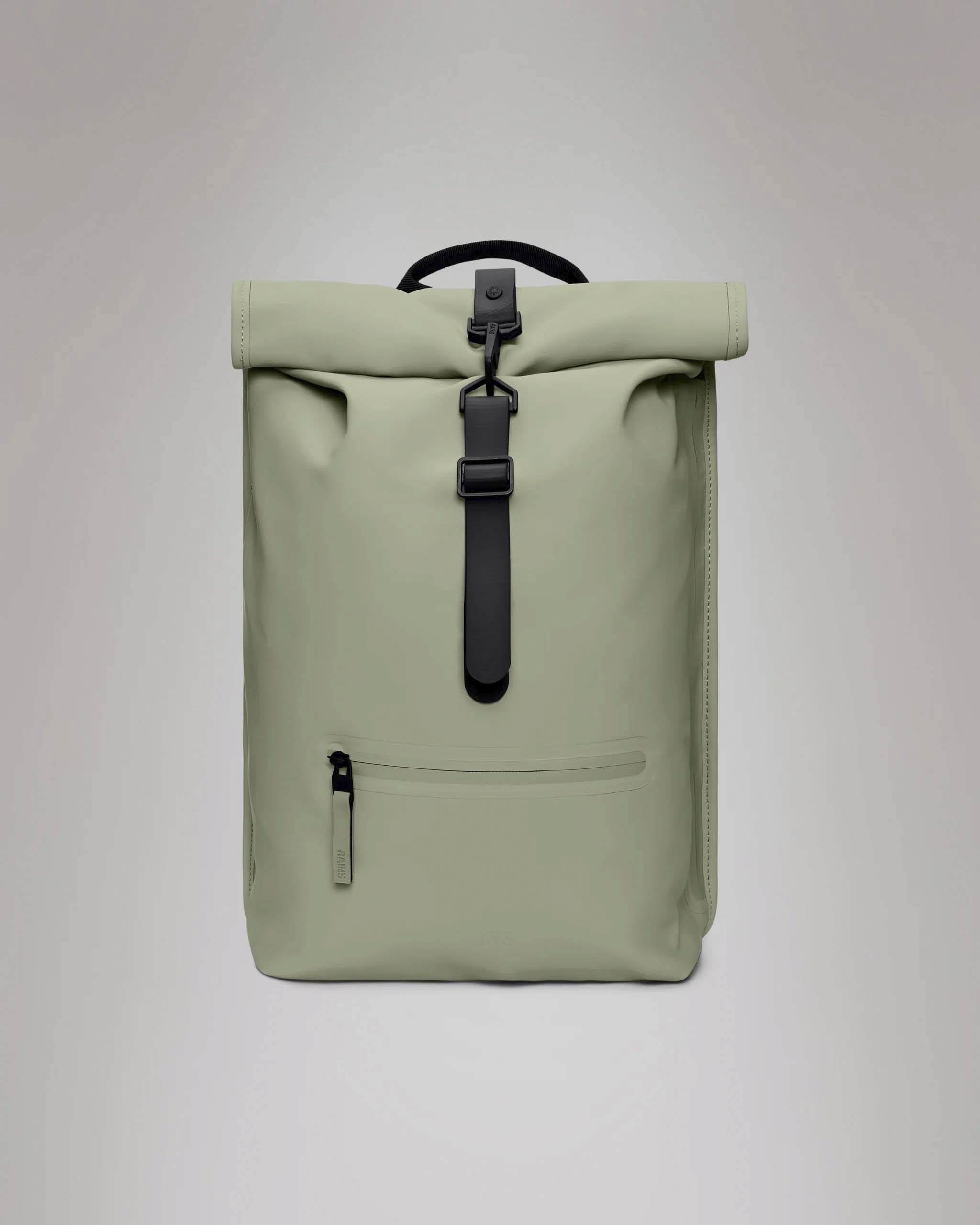 Zaino Rains Rolltop Rucksack Rains salvia in tessuto tecnico impermeabile effetto gommato