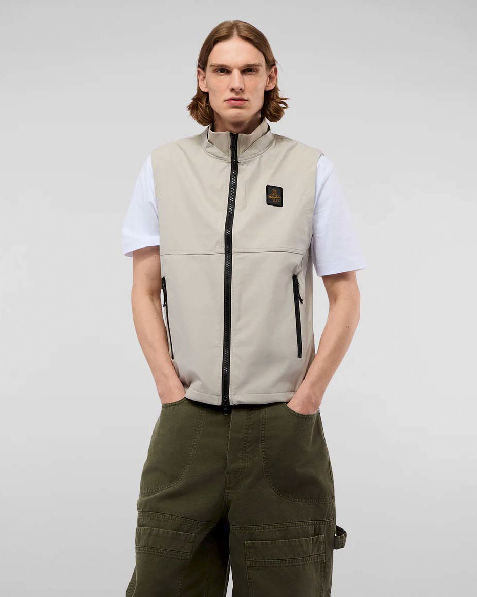 Gilet Eric sabbia in softshell con patch logo applicato sul petto