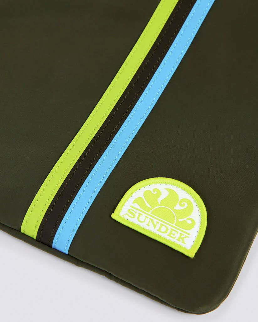 Pochette mare Sundek verde militare in nylon taffetà con fascia arcobaleno image